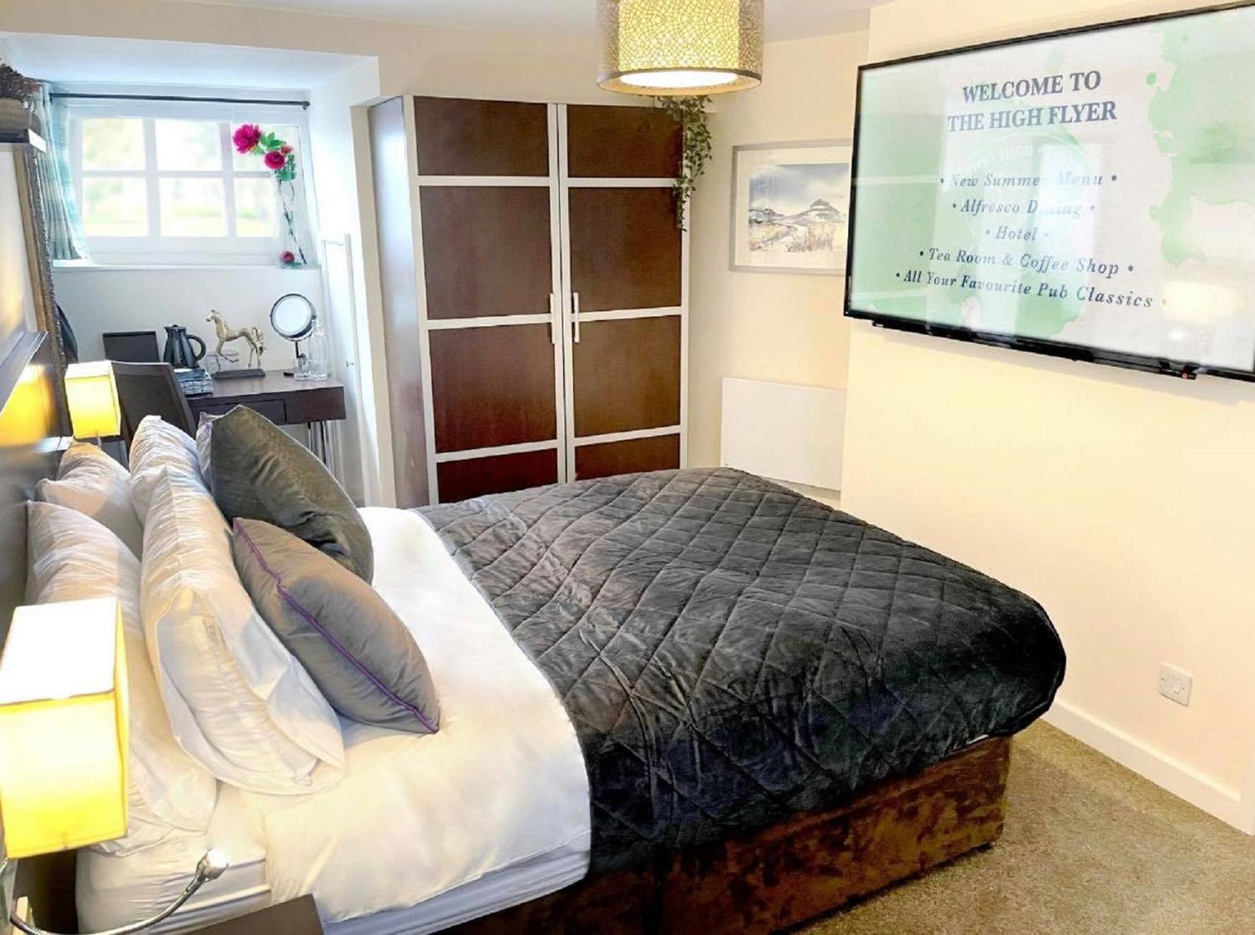 Deluxe Double Room with Shower photo 3