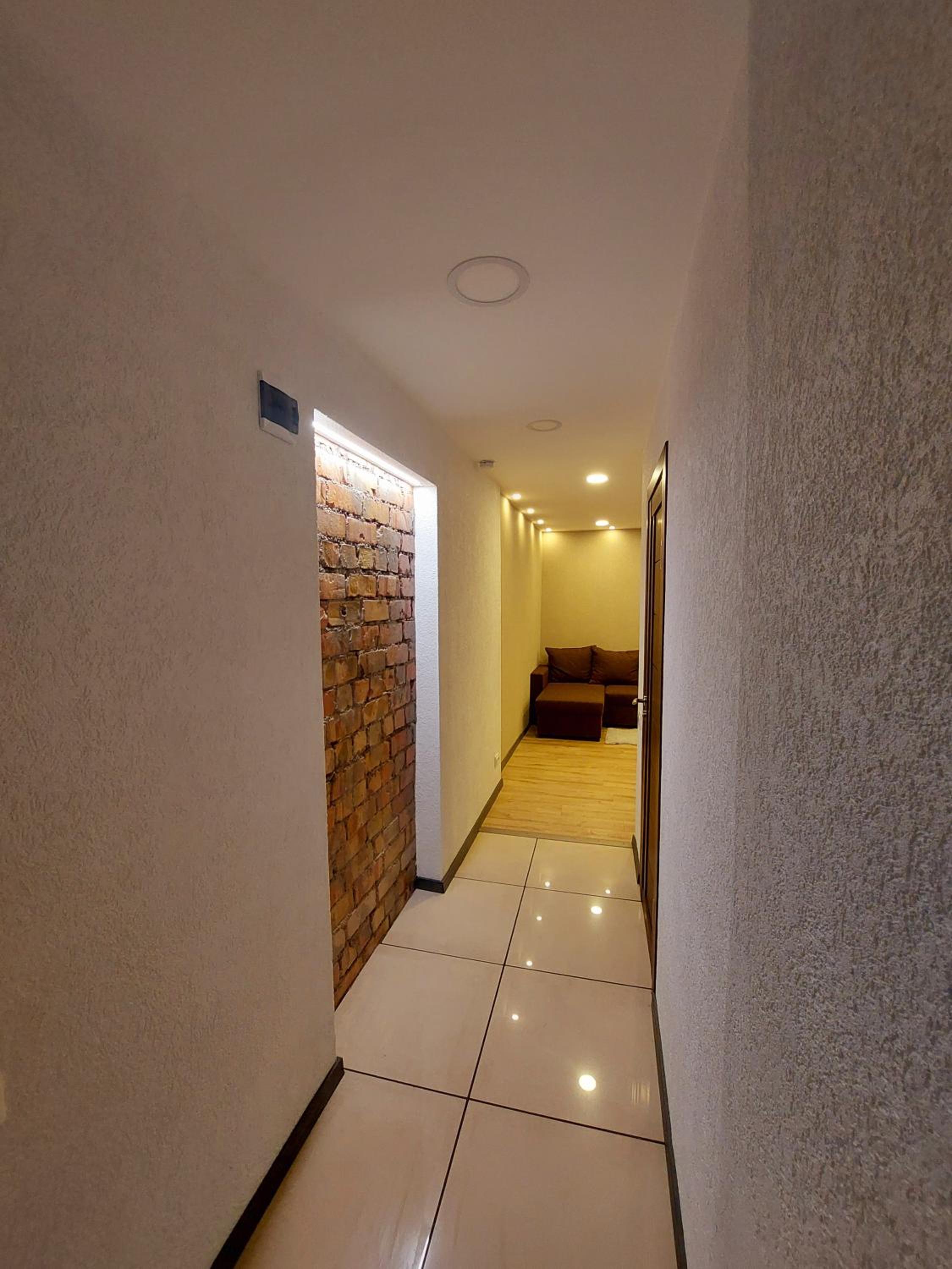 One-Bedroom Apartment - Photo 6