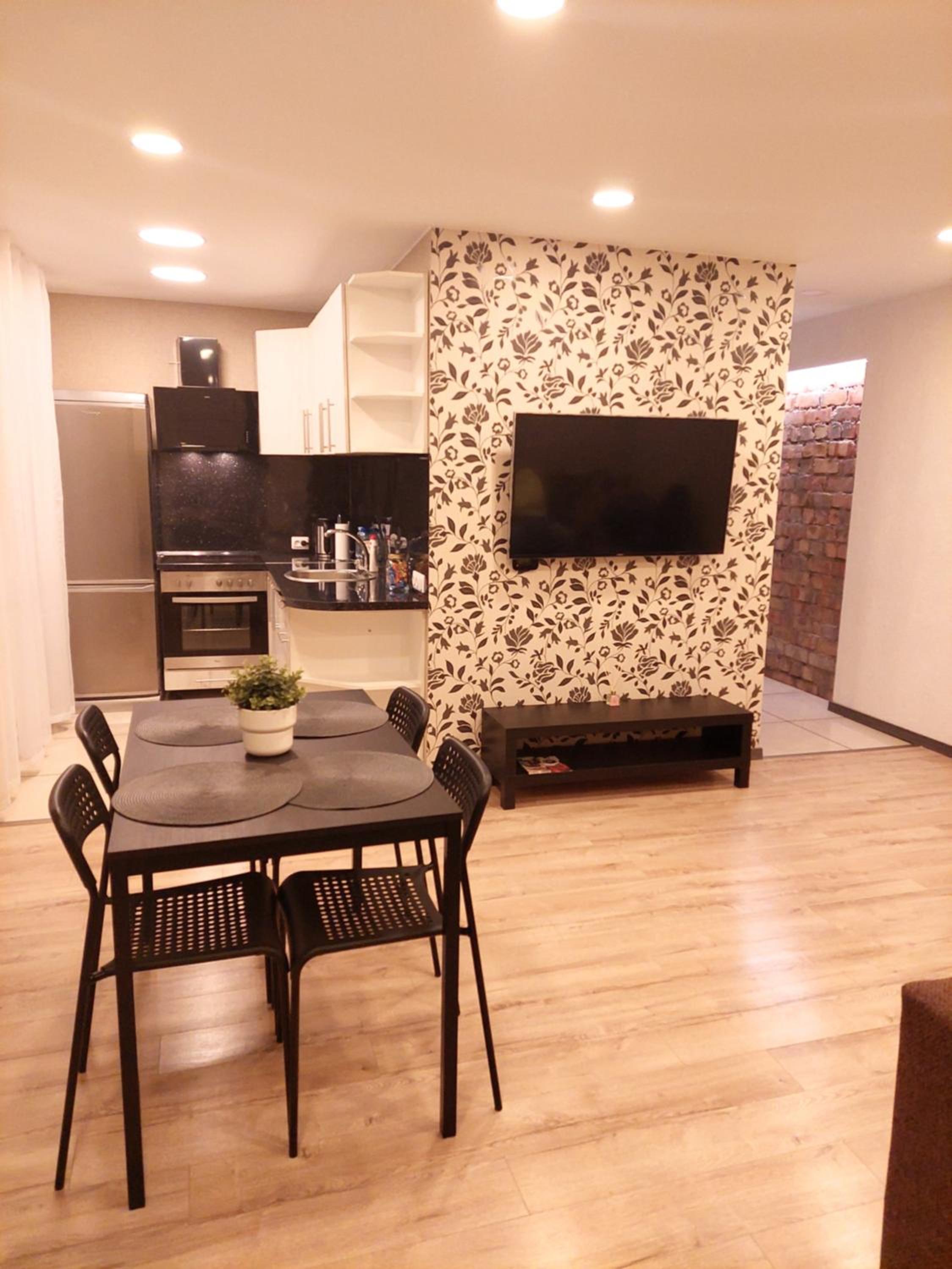 One-Bedroom Apartment - Photo 8