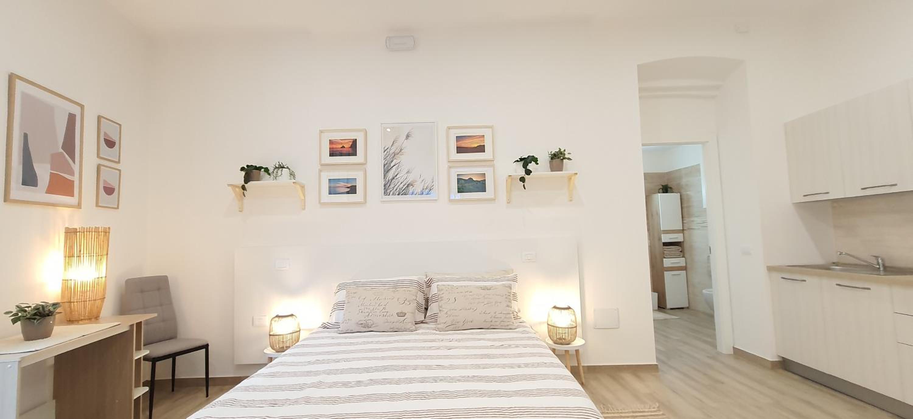 One-Bedroom Apartment photo 1