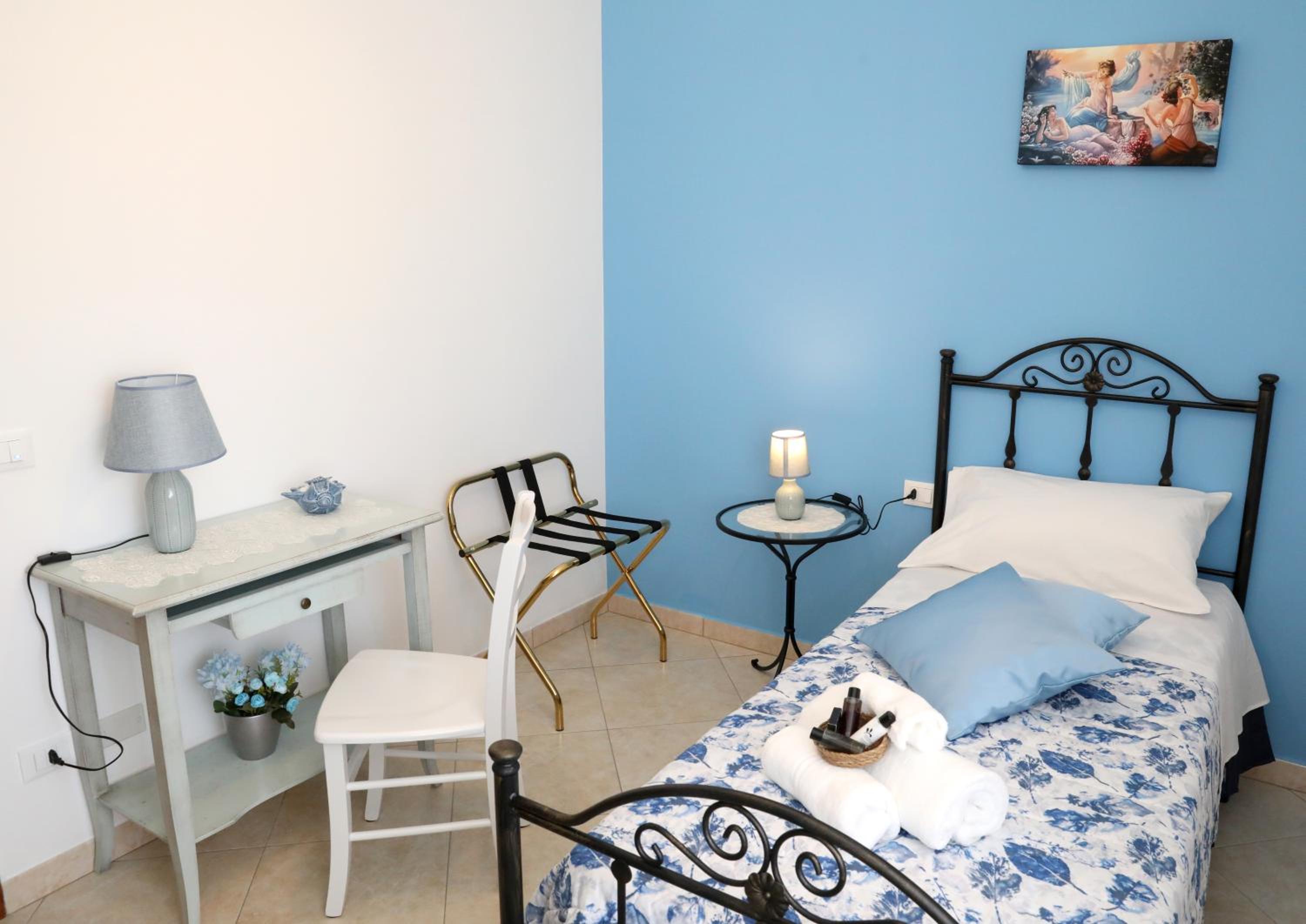 Single Room with Private External Bathroom photo 3