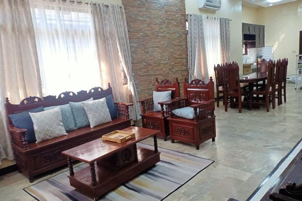 Villa photo 1