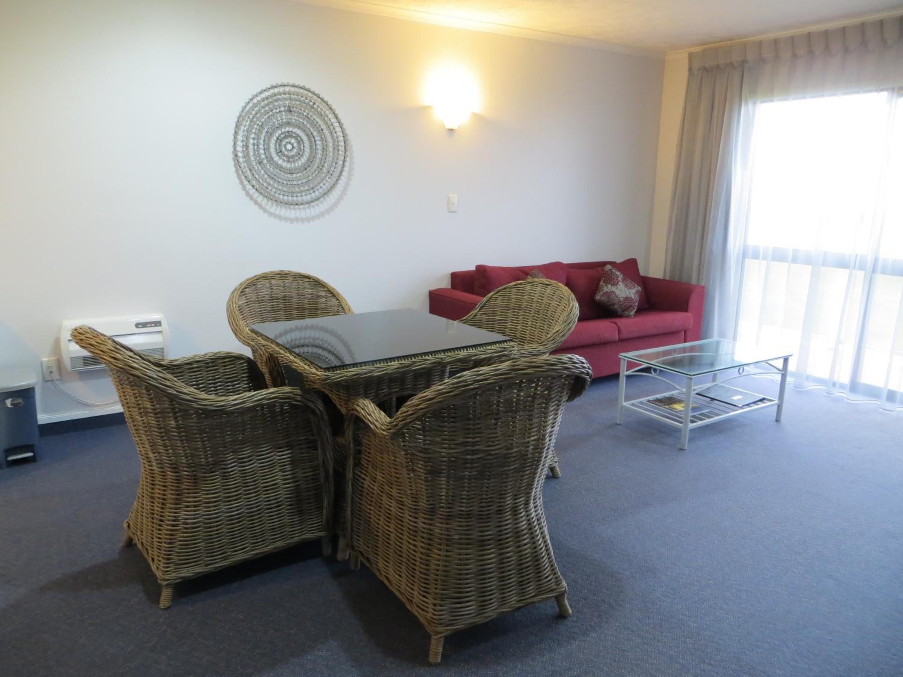 Two-Bedroom Suite with Sea View photo 2