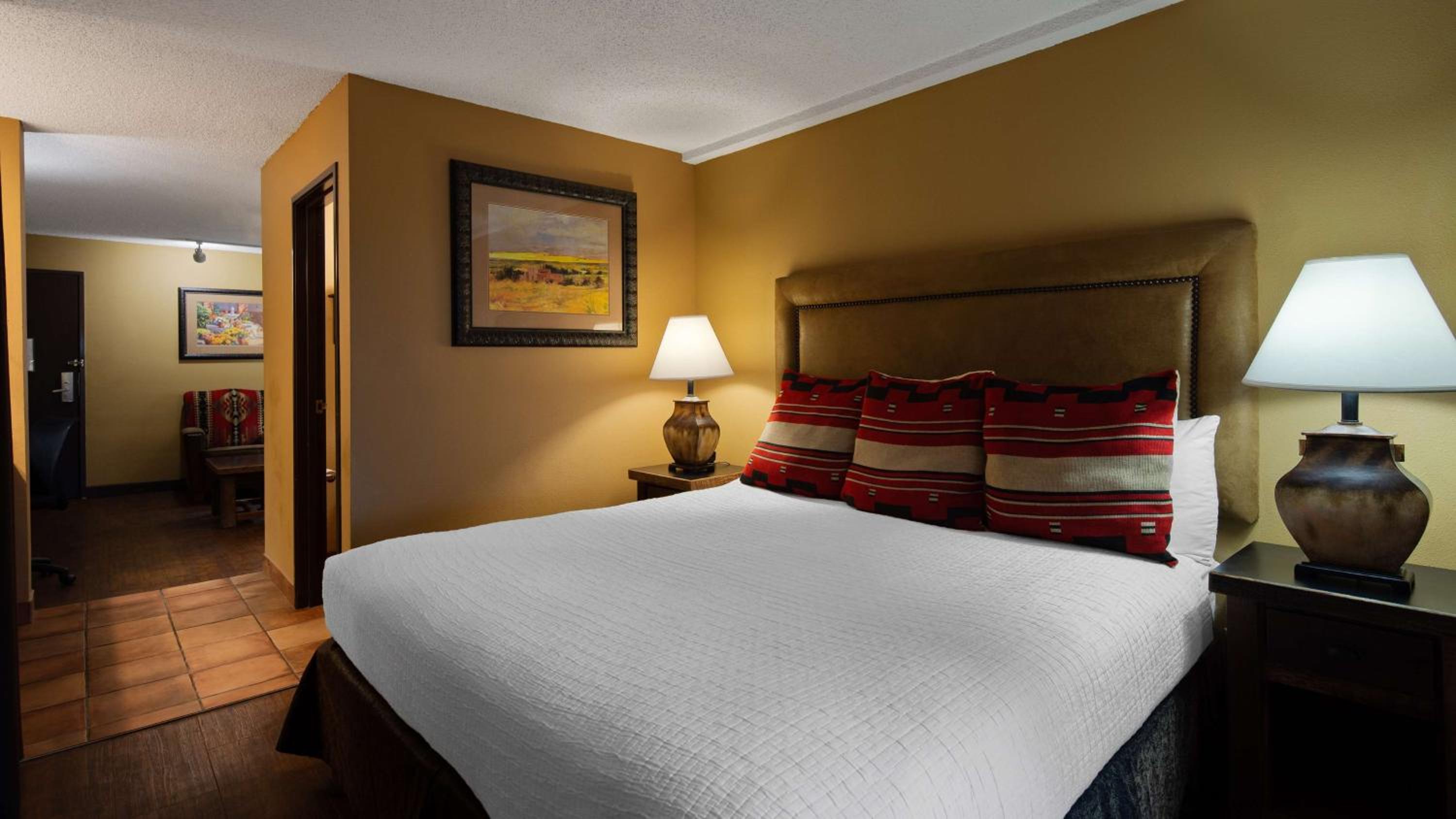 King Suite - Non-Smoking - Photo 7