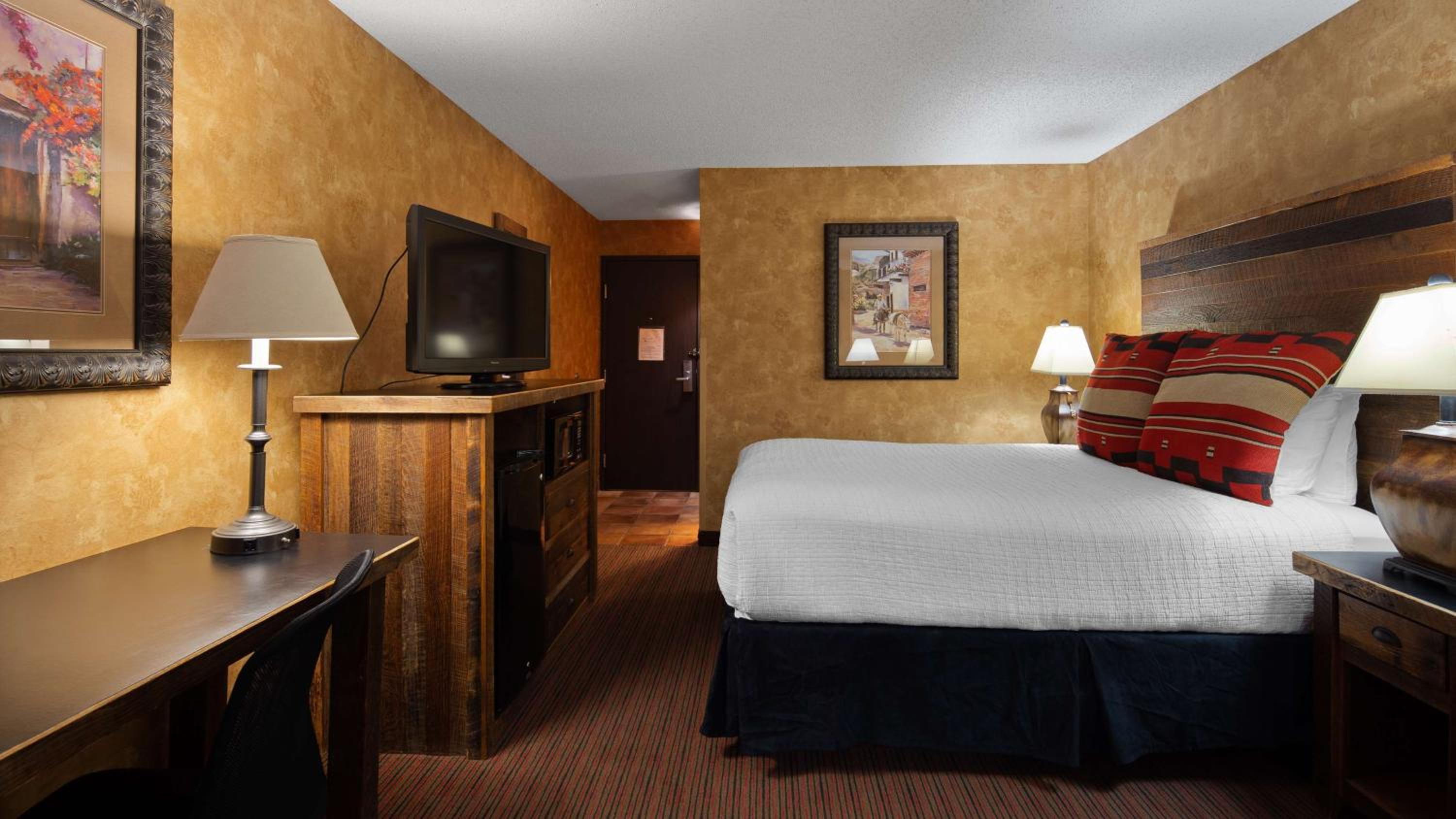 Queen Room - Non-Smoking - Photo 4