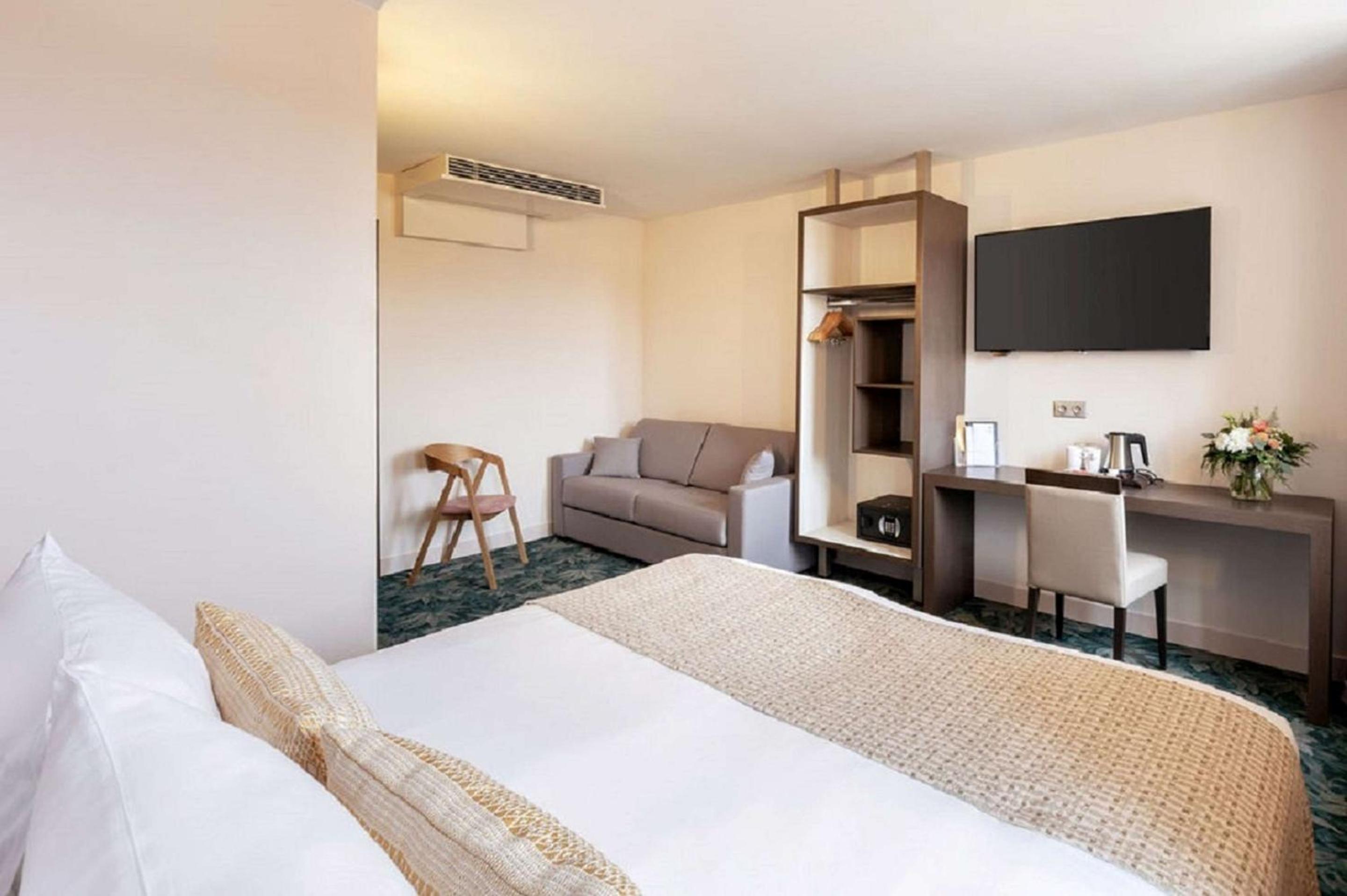 Executive Queen Room