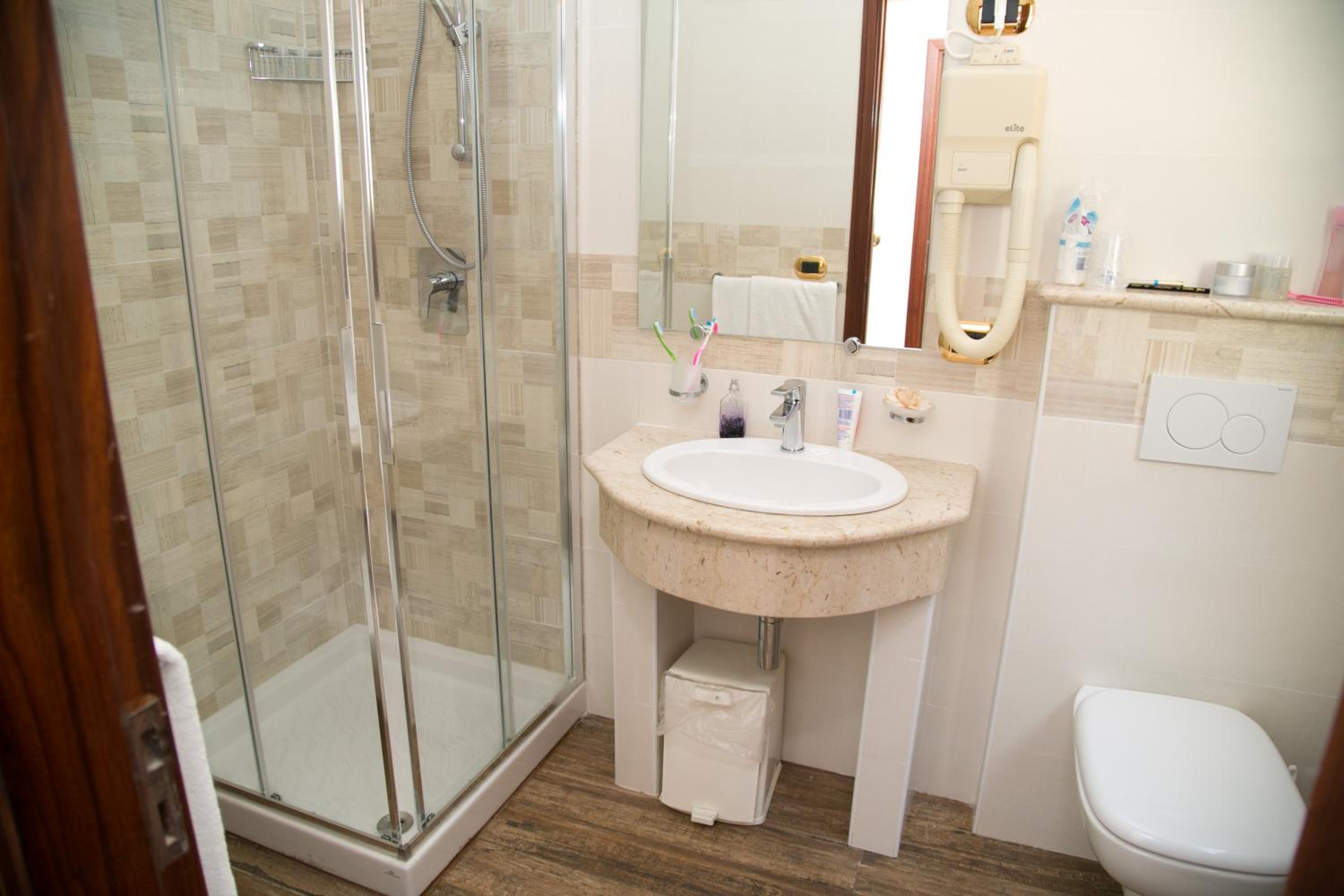 Double or Twin Room with View photo 3