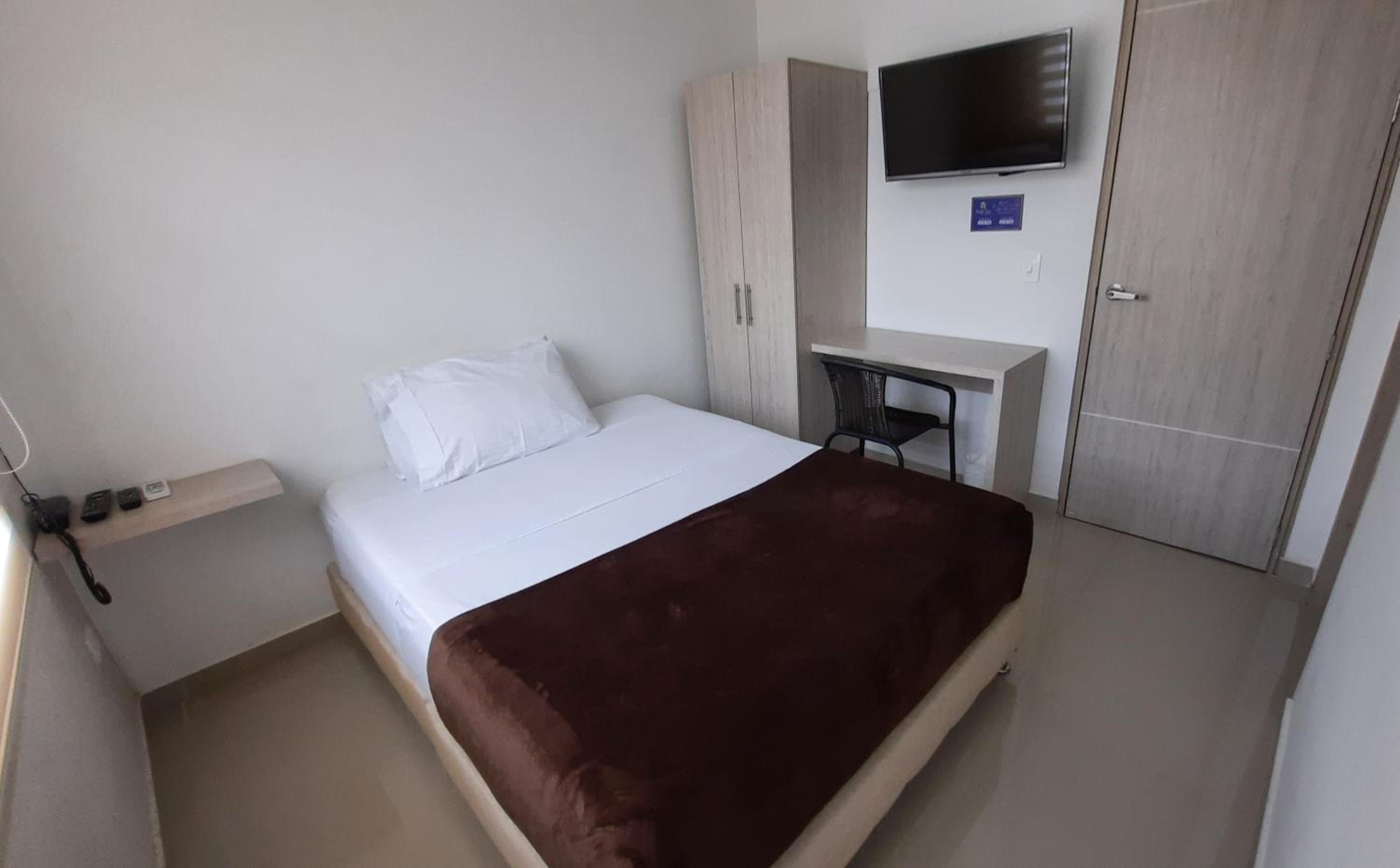 Standard Double Room photo 3