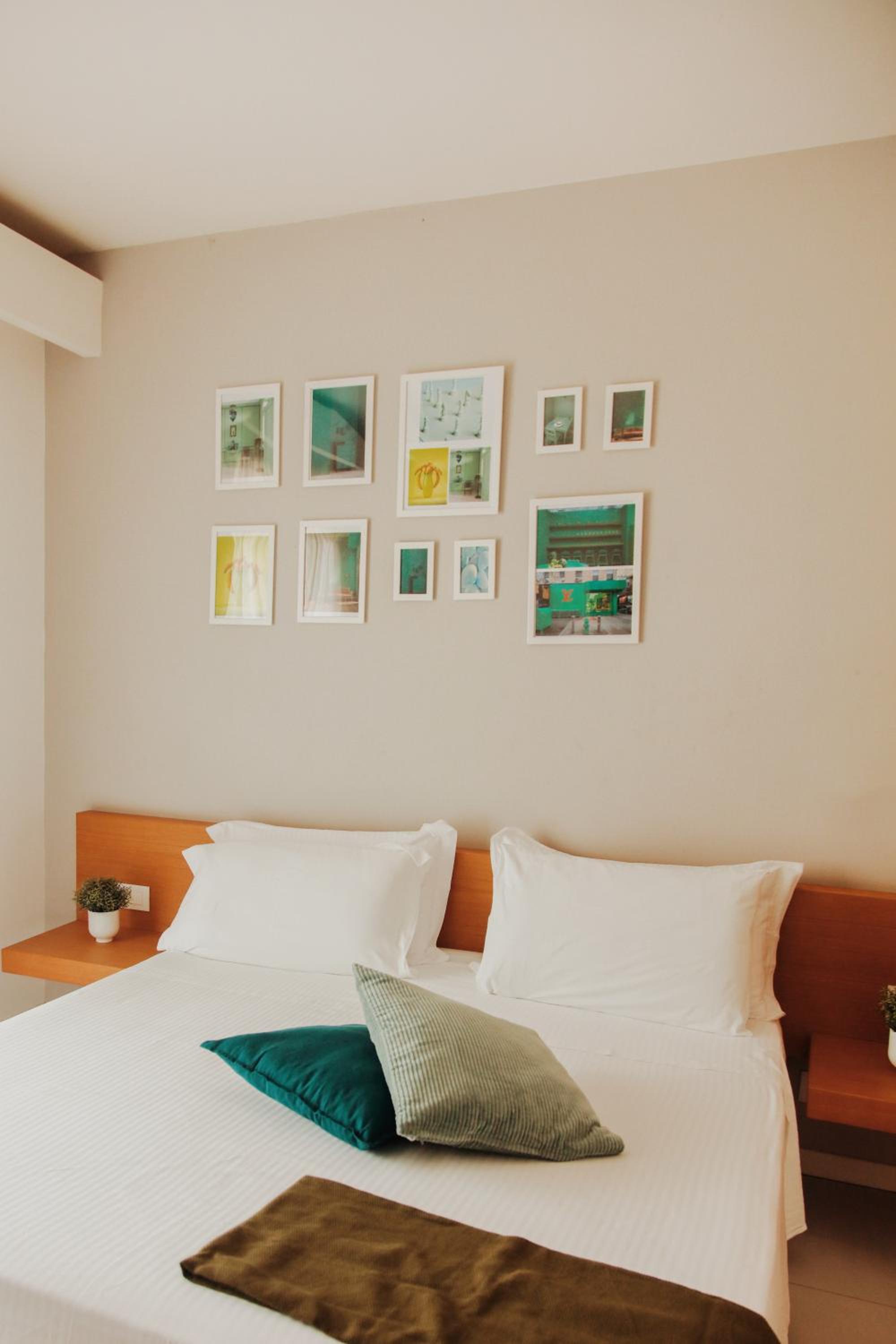 Double Room - Photo 12