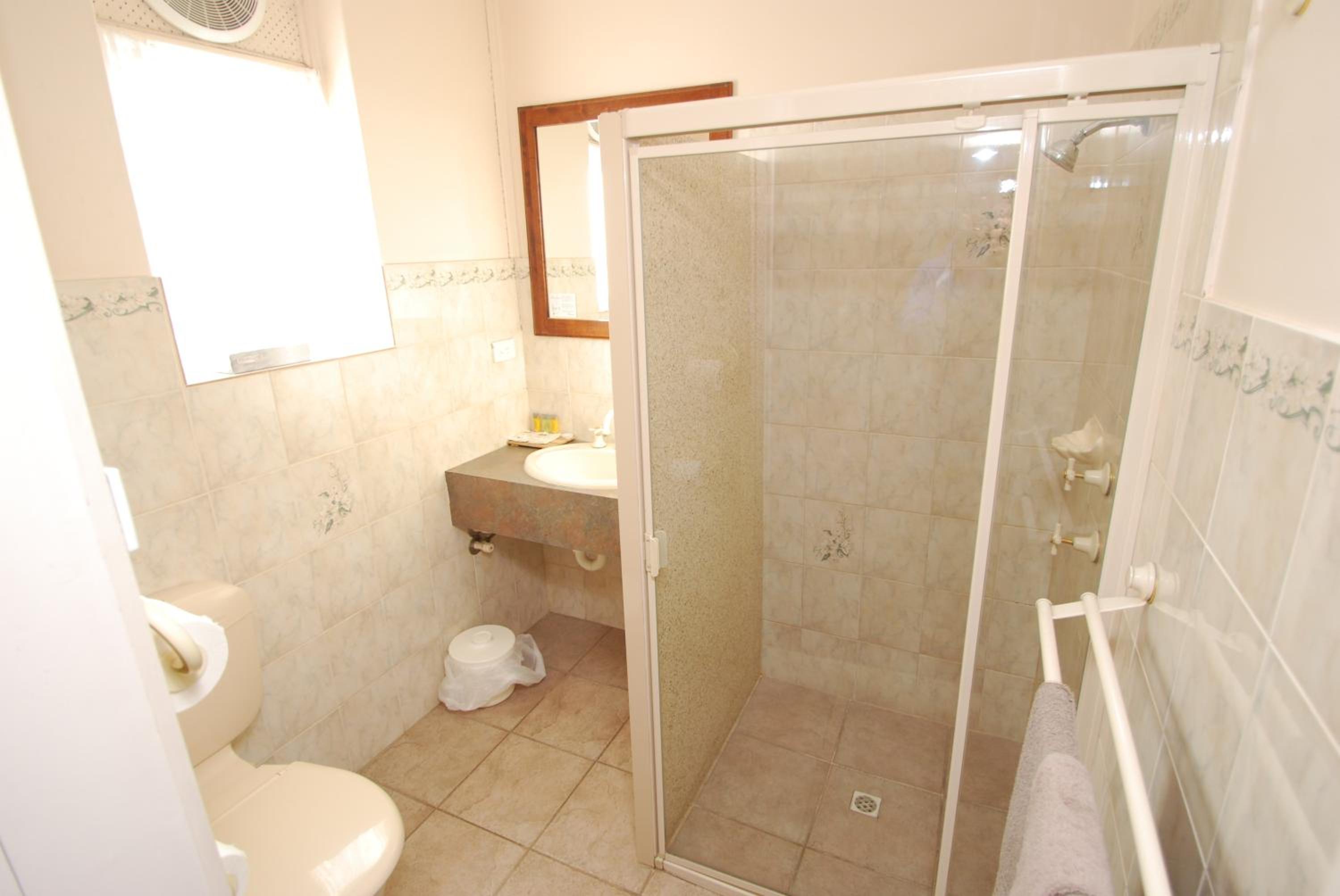 Quadruple Room - Photo 4