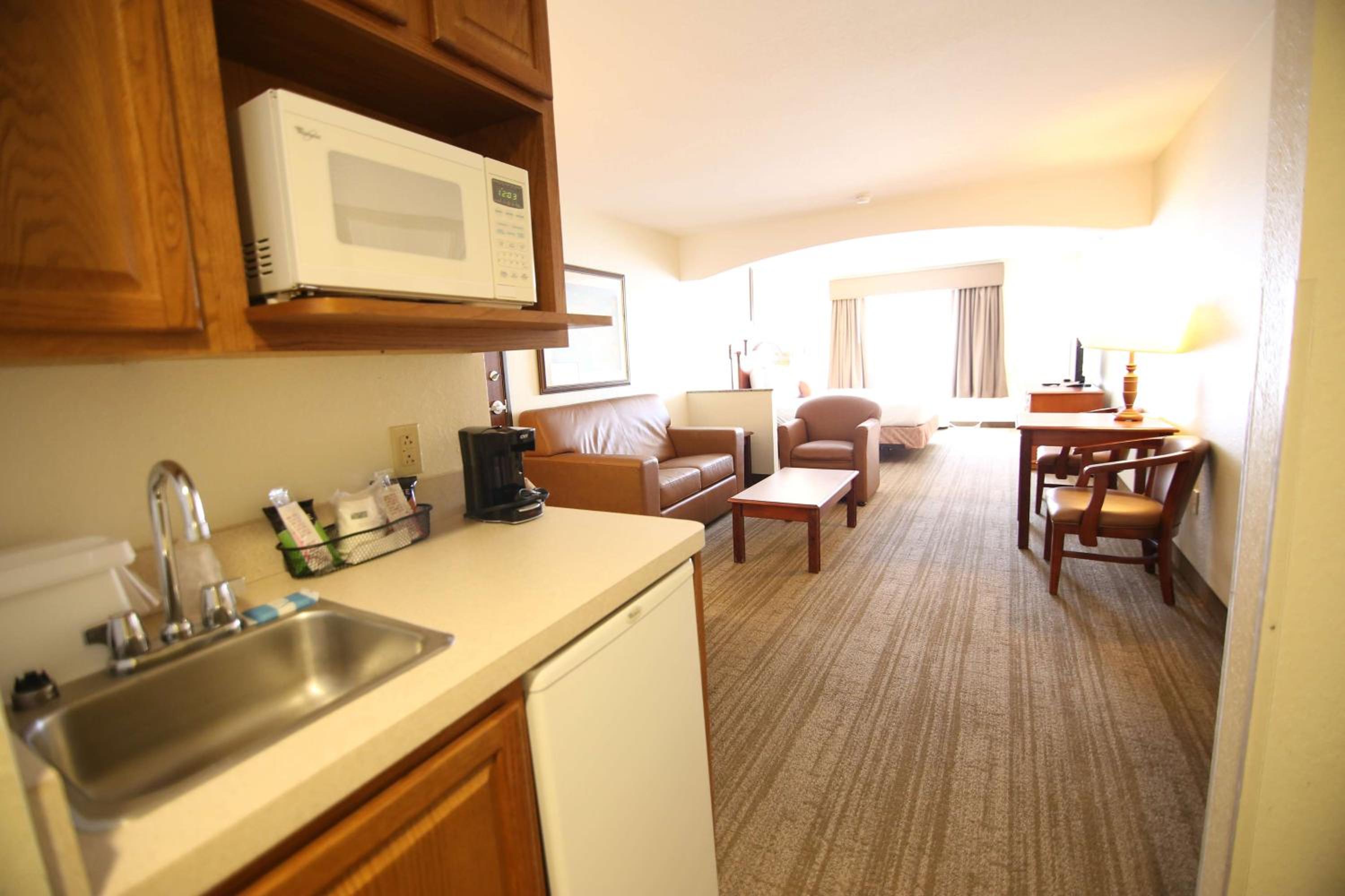 King Suite with Sofa Bed - Photo 4