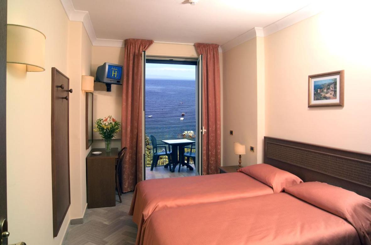 Double or Twin Room with View photo 2