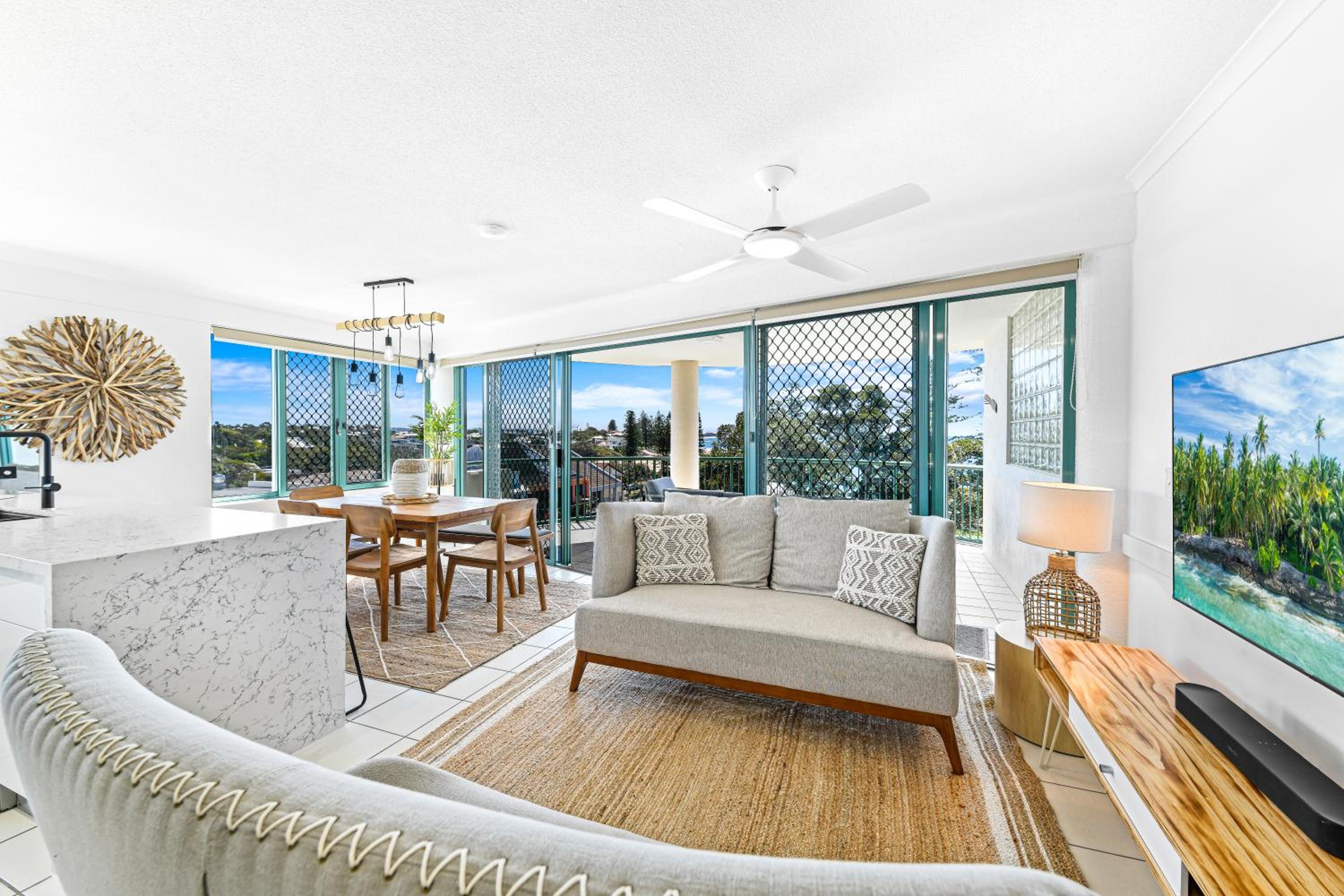Three Bedroom Ocean View Top Floor photo 3