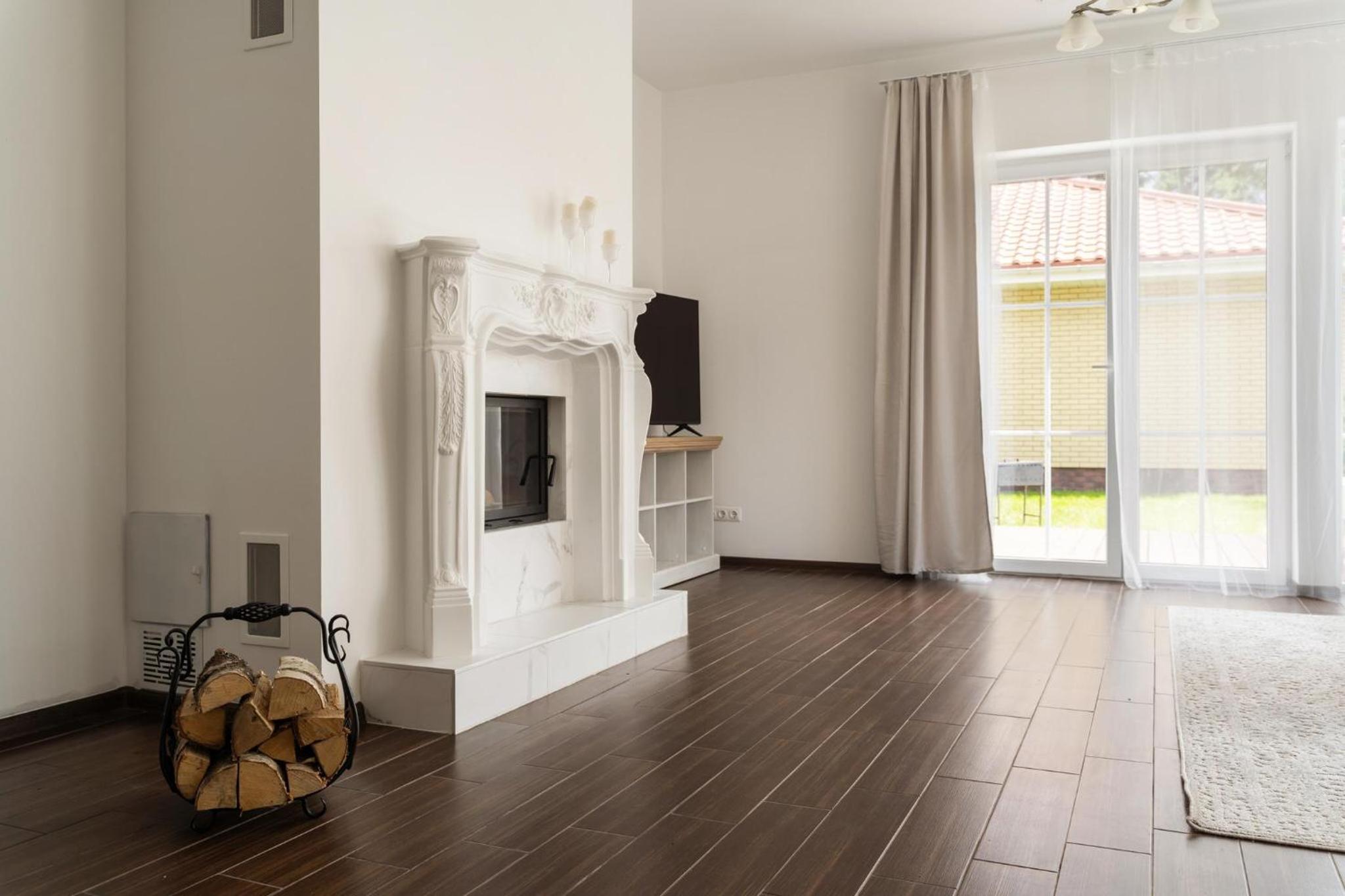 Three-Bedroom House - Photo 6