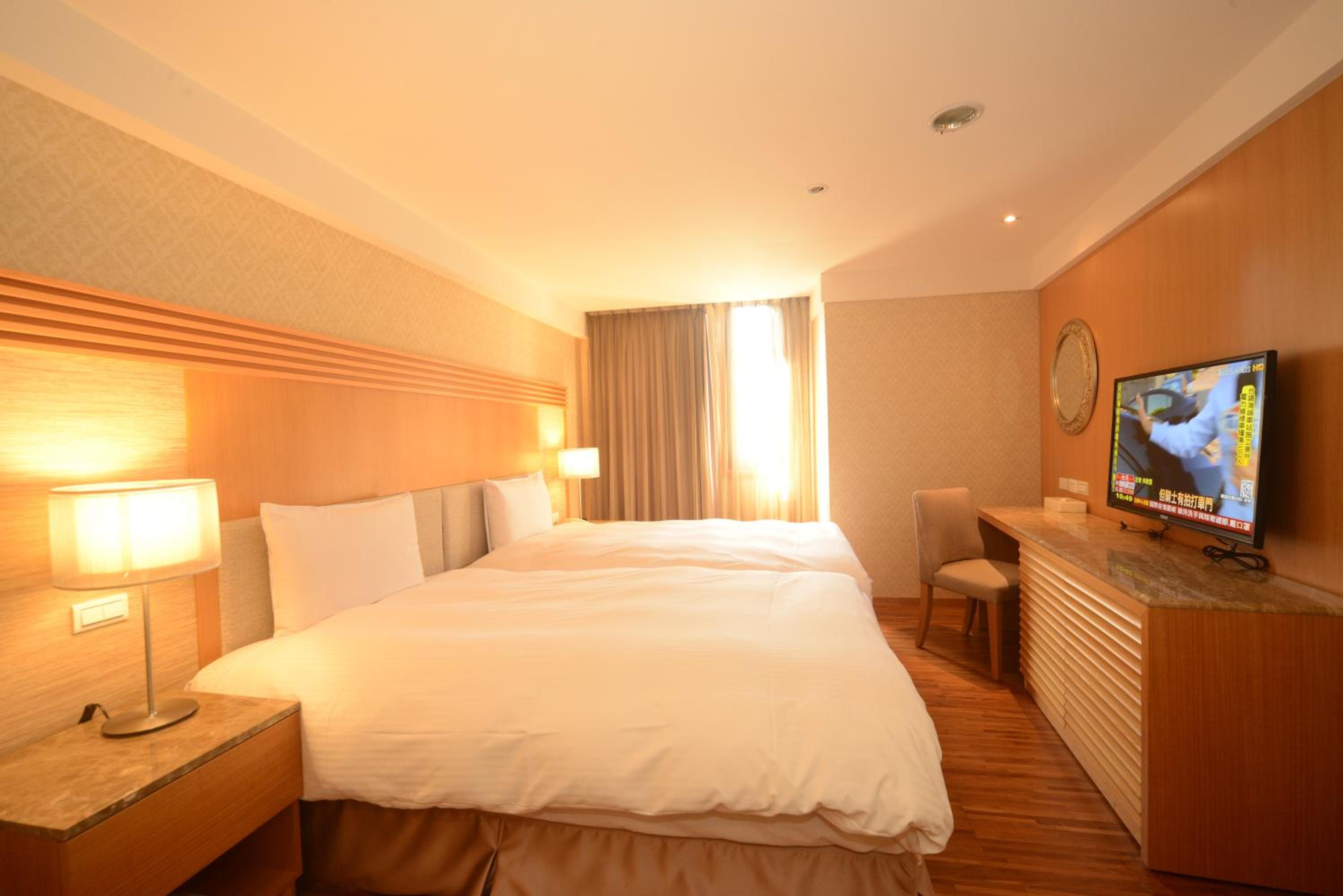 Deluxe Double Or Twin Room photo 3