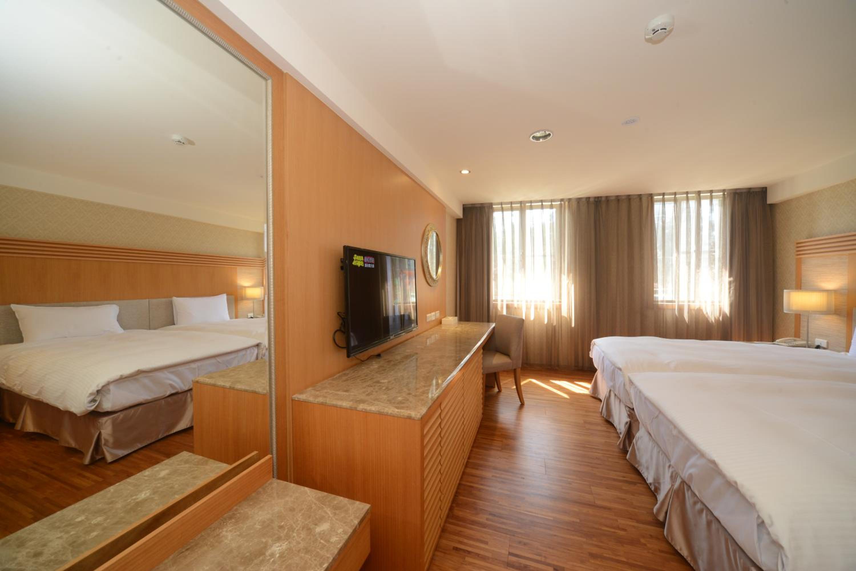 Deluxe Double Or Twin Room photo 2