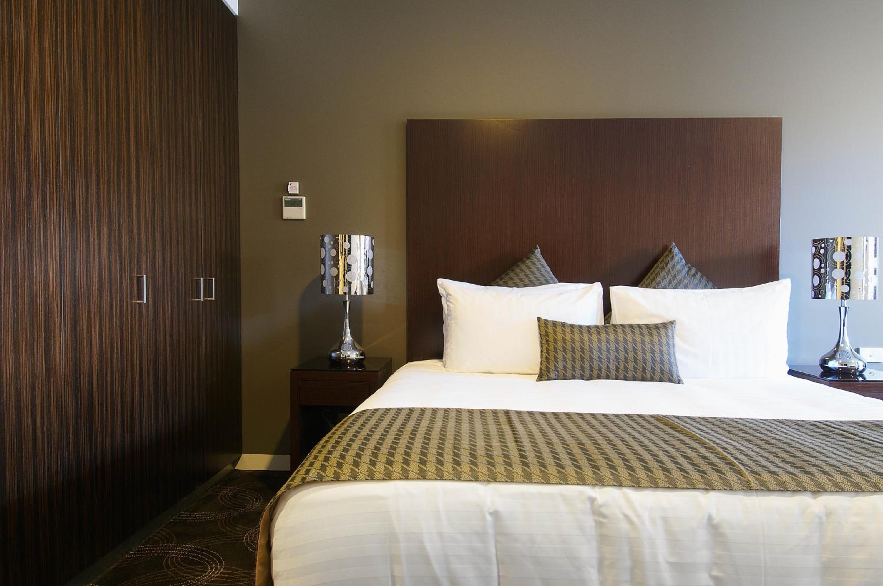 Deluxe Queen Room