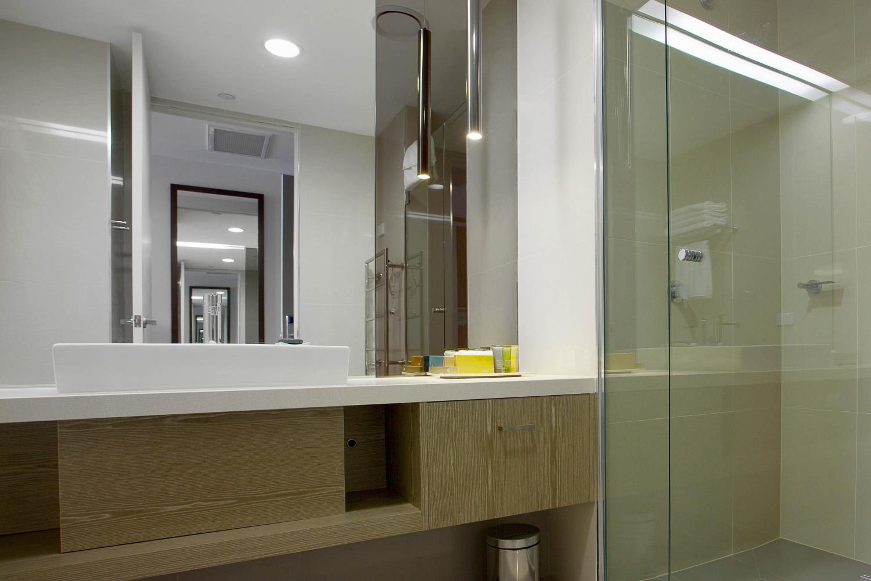 Deluxe King Room - Photo 3