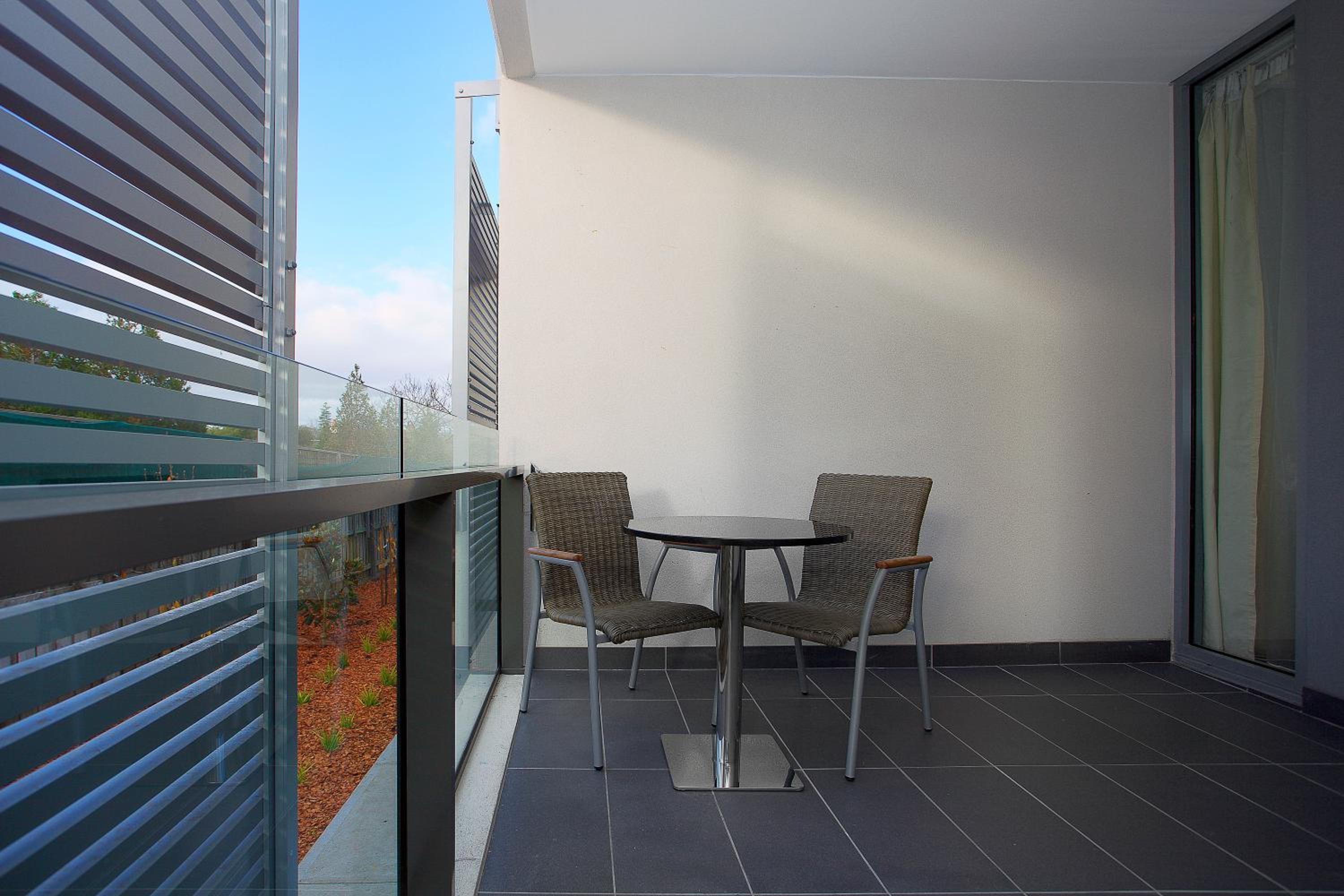 One-Bedroom Apartment With Spa Bath - Photo 4