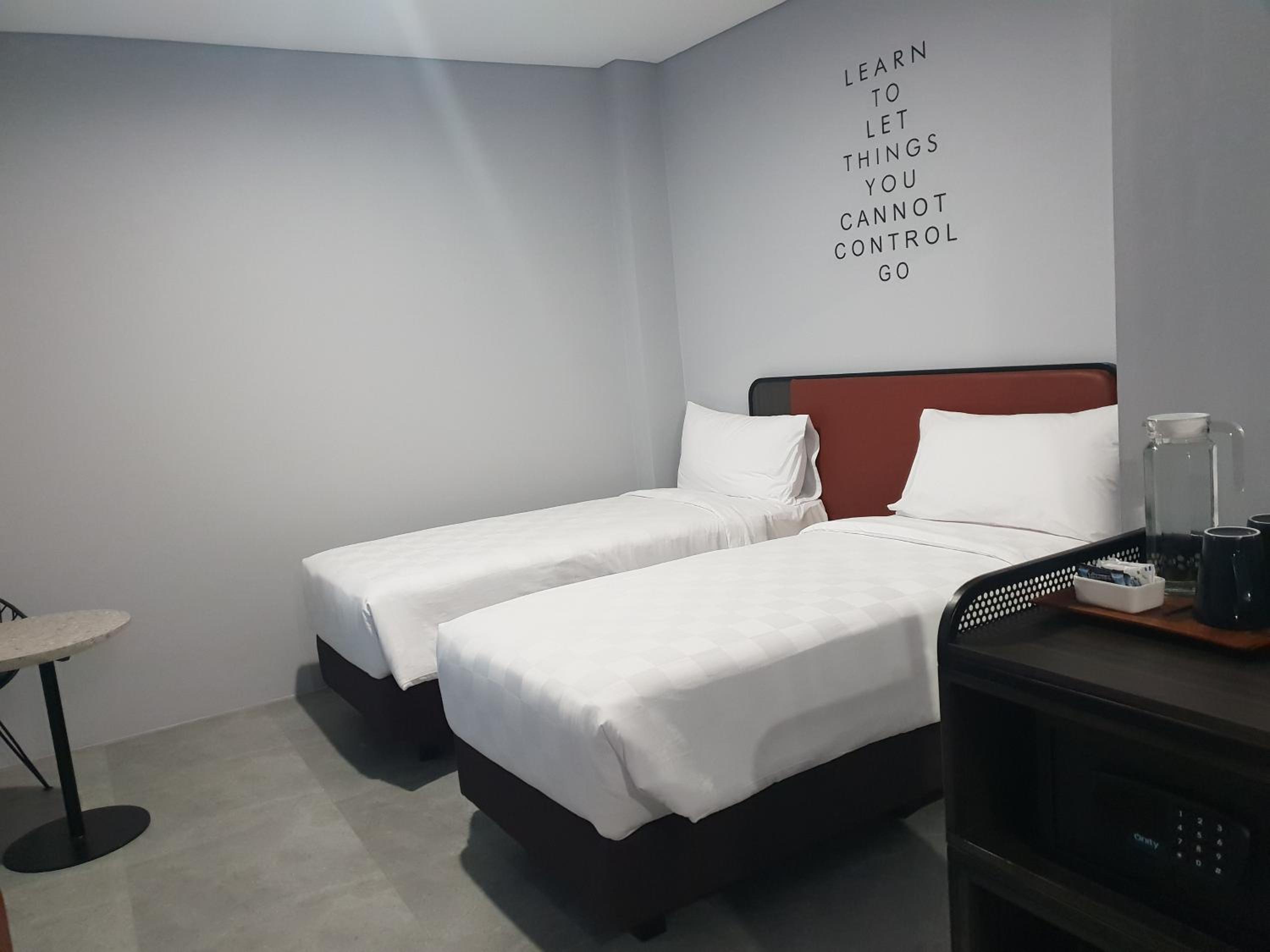 Deluxe Room - Photo 5