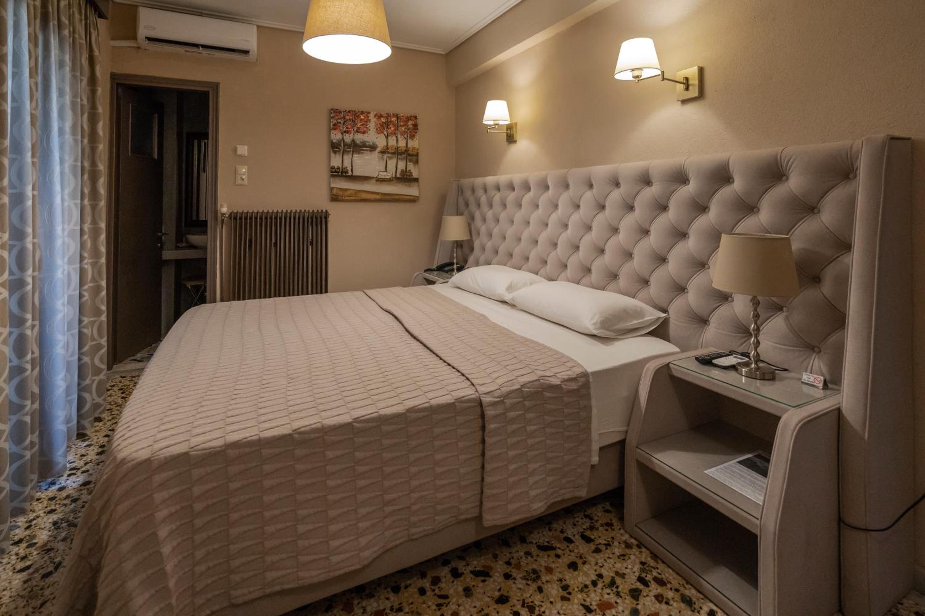 Double Room with Meteora View - Photo 1