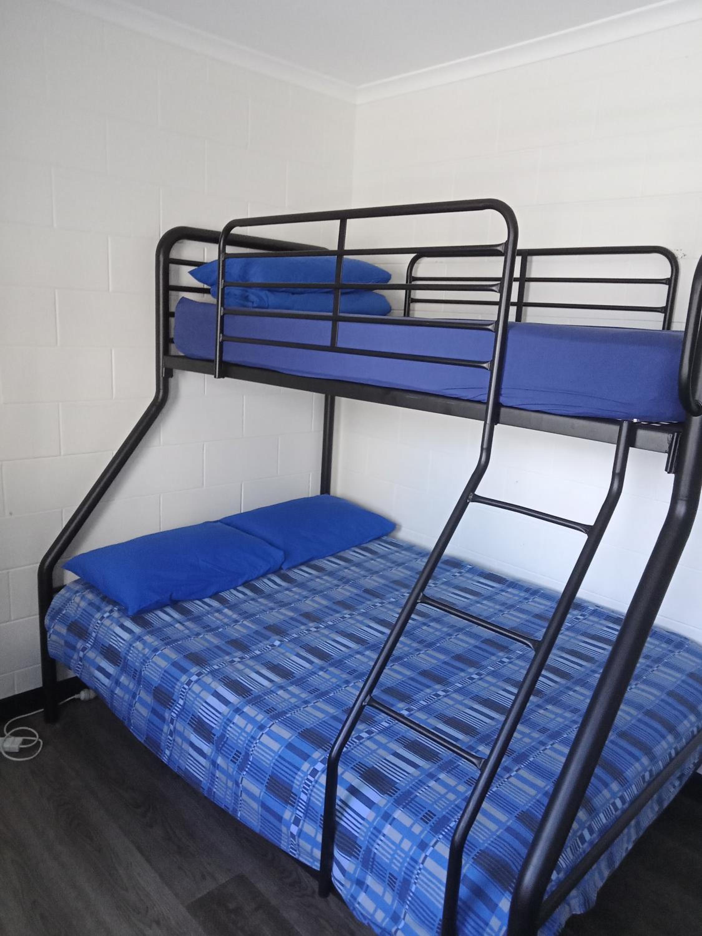 Double or Twin Room with Shared Bathroom photo 1