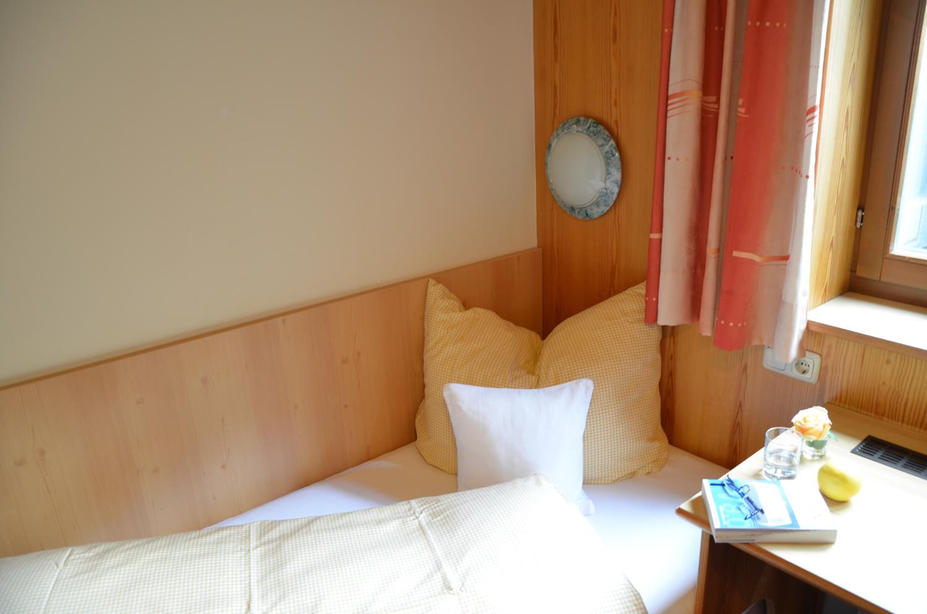 Single Room photo 2