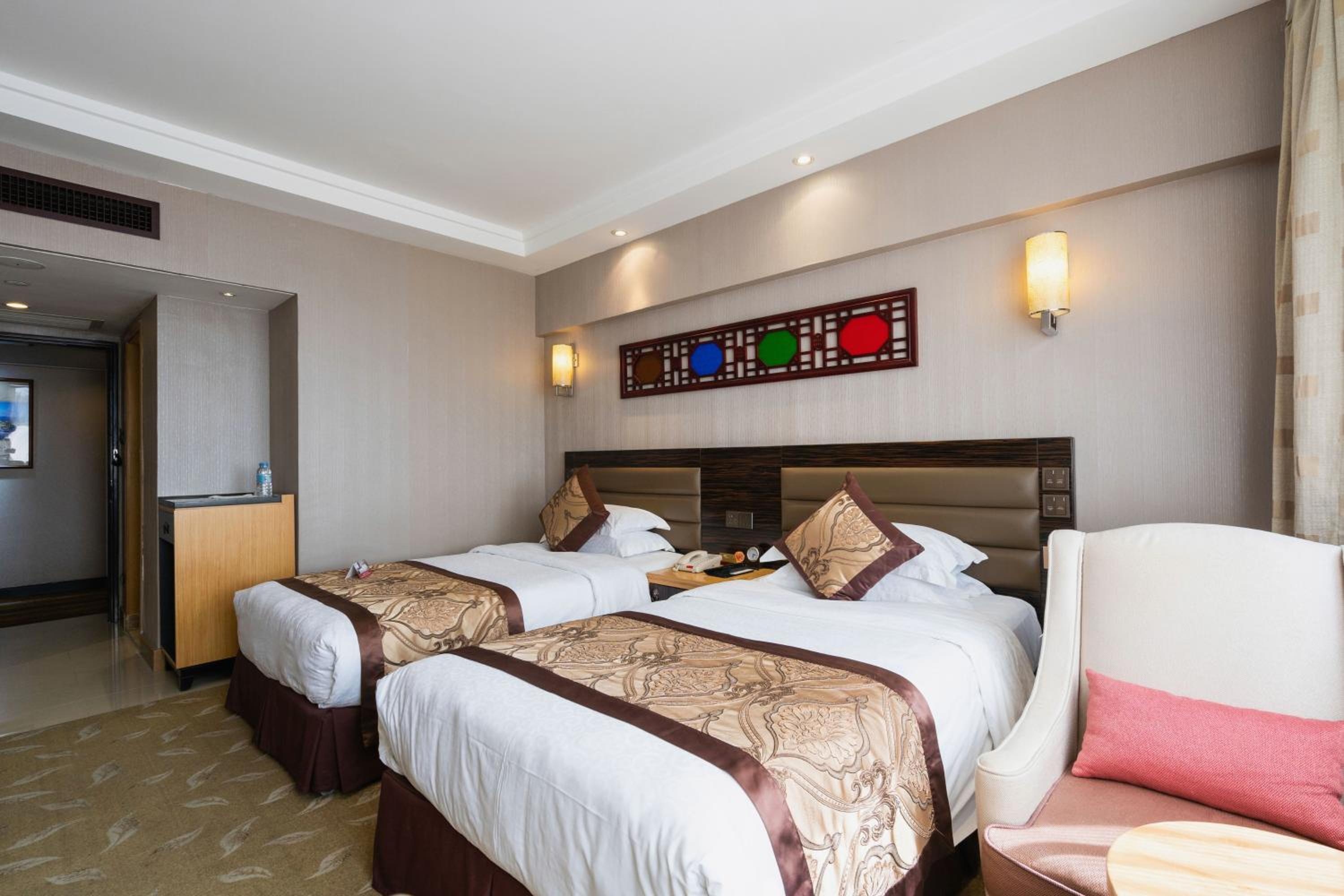 Landmark River View Twin Room - Photo 1