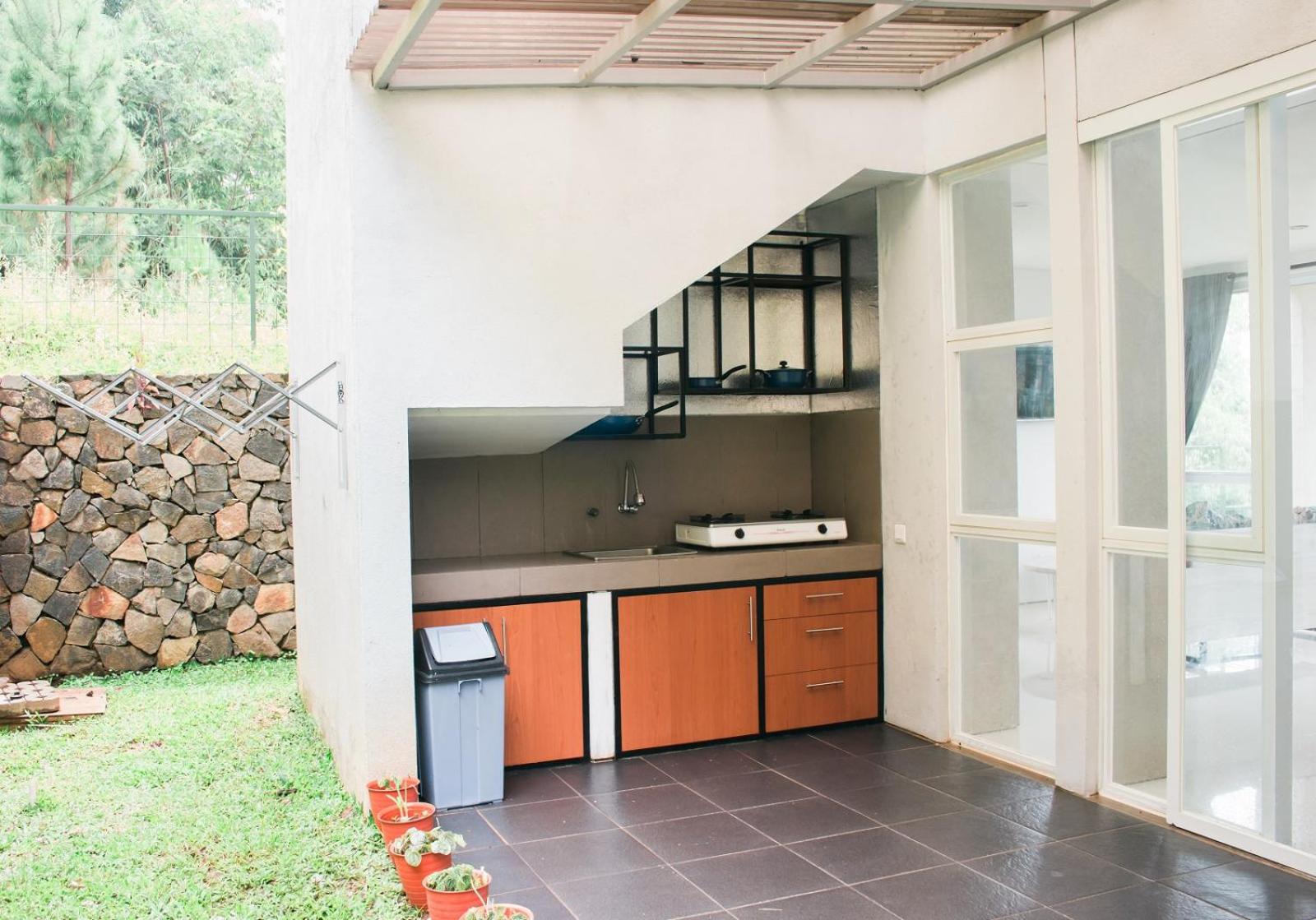 Three-Bedroom Villa - Photo 34