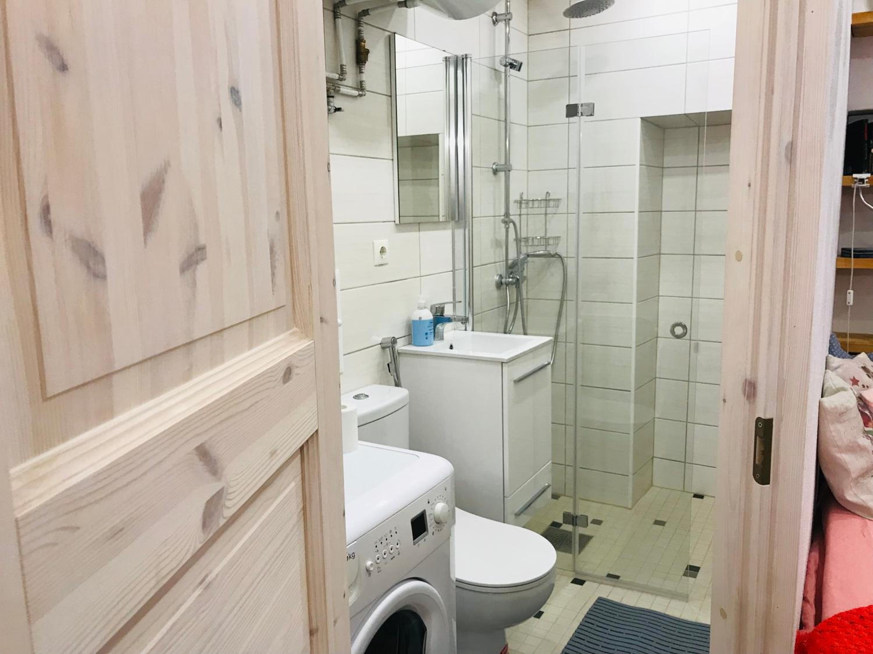 One-Bedroom Apartment - Photo 4
