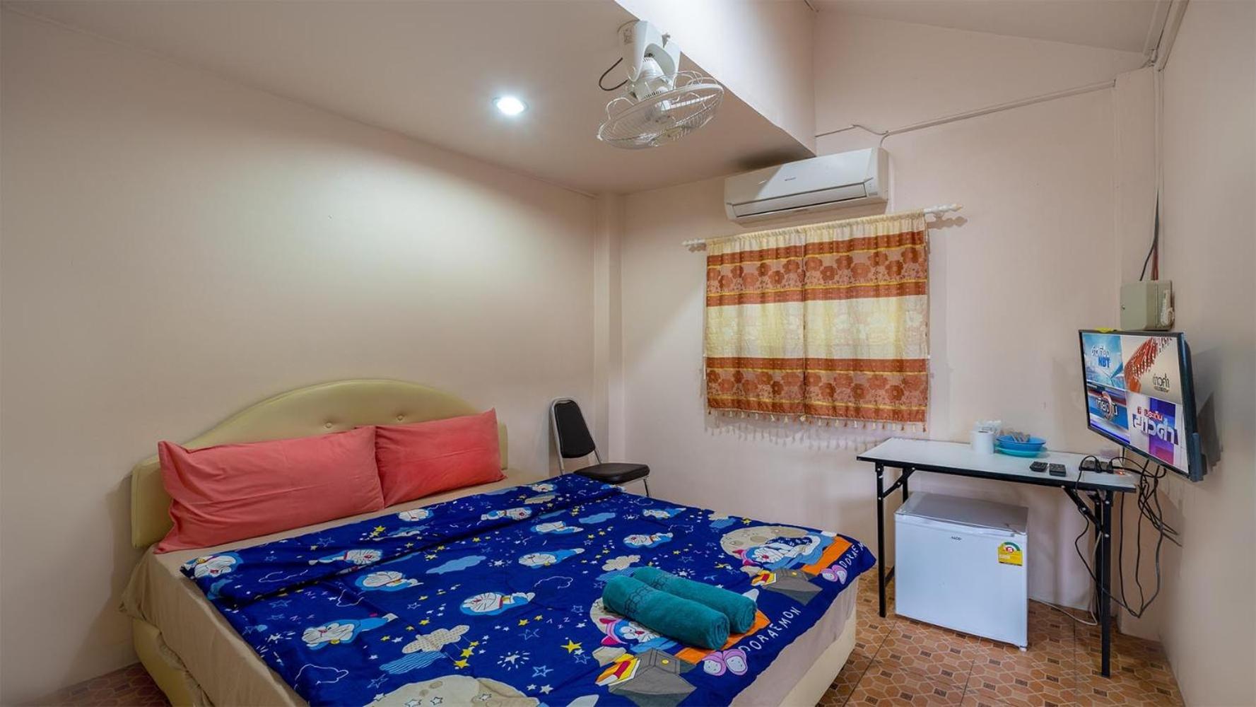 Budget Double Room - Photo 3