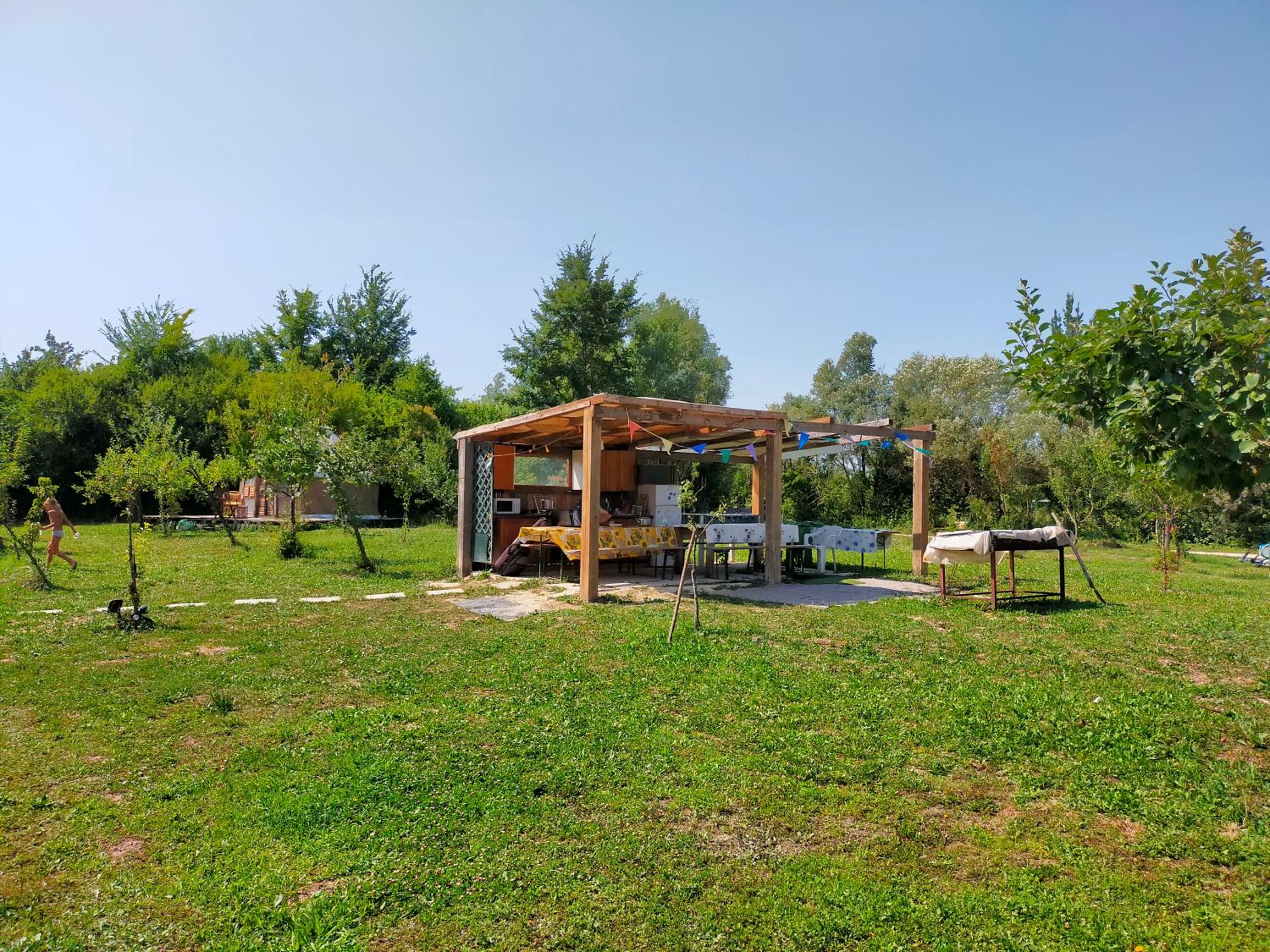 Standard Bungalow with Fan - Photo 14