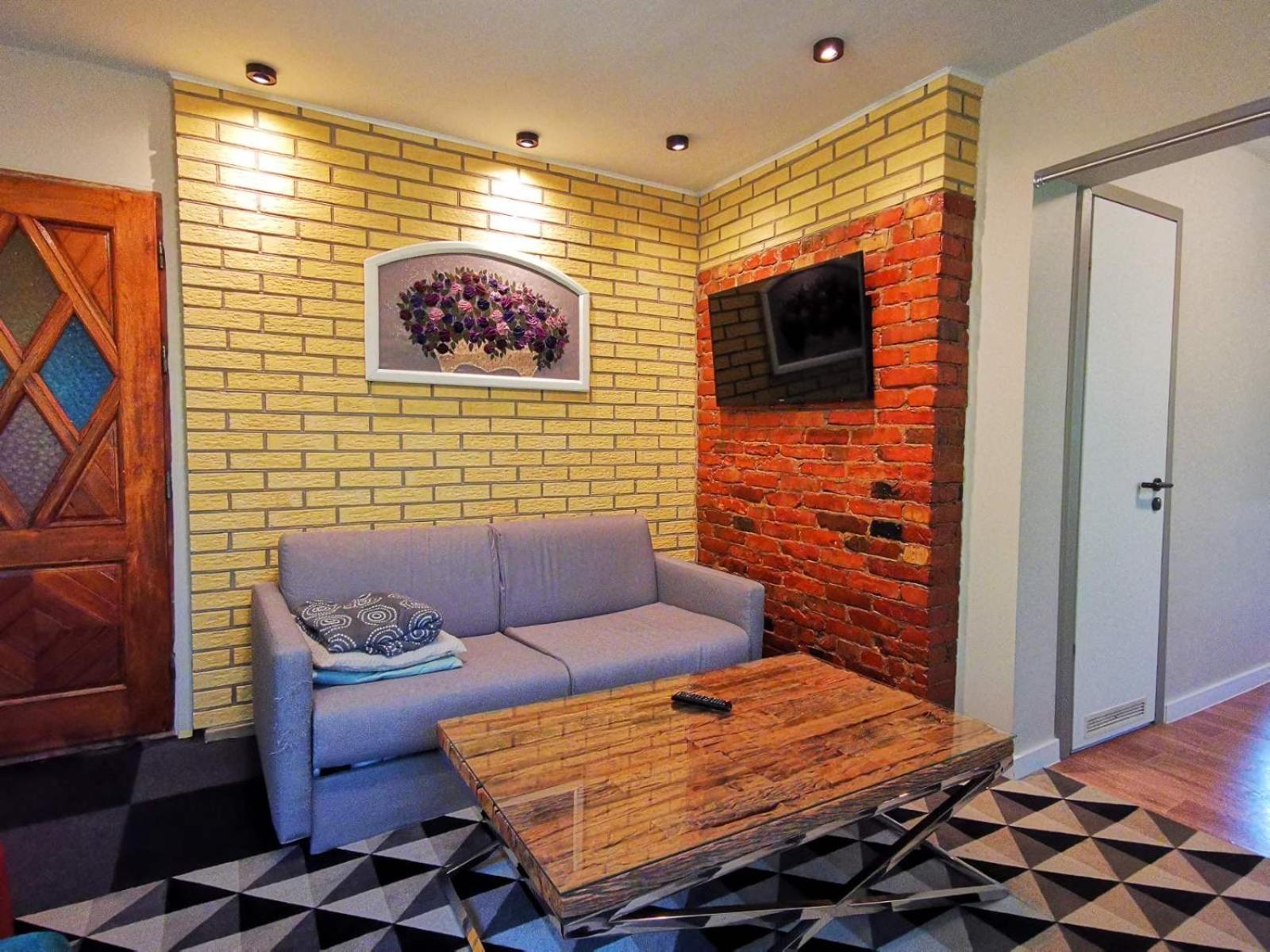 Family Room with Private Bathroom - Photo 1