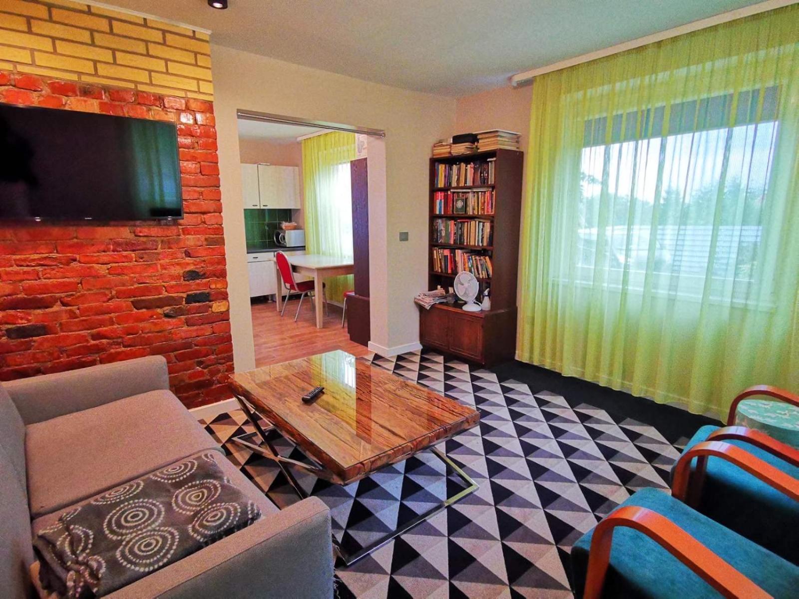 Family Room with Private Bathroom - Photo 7