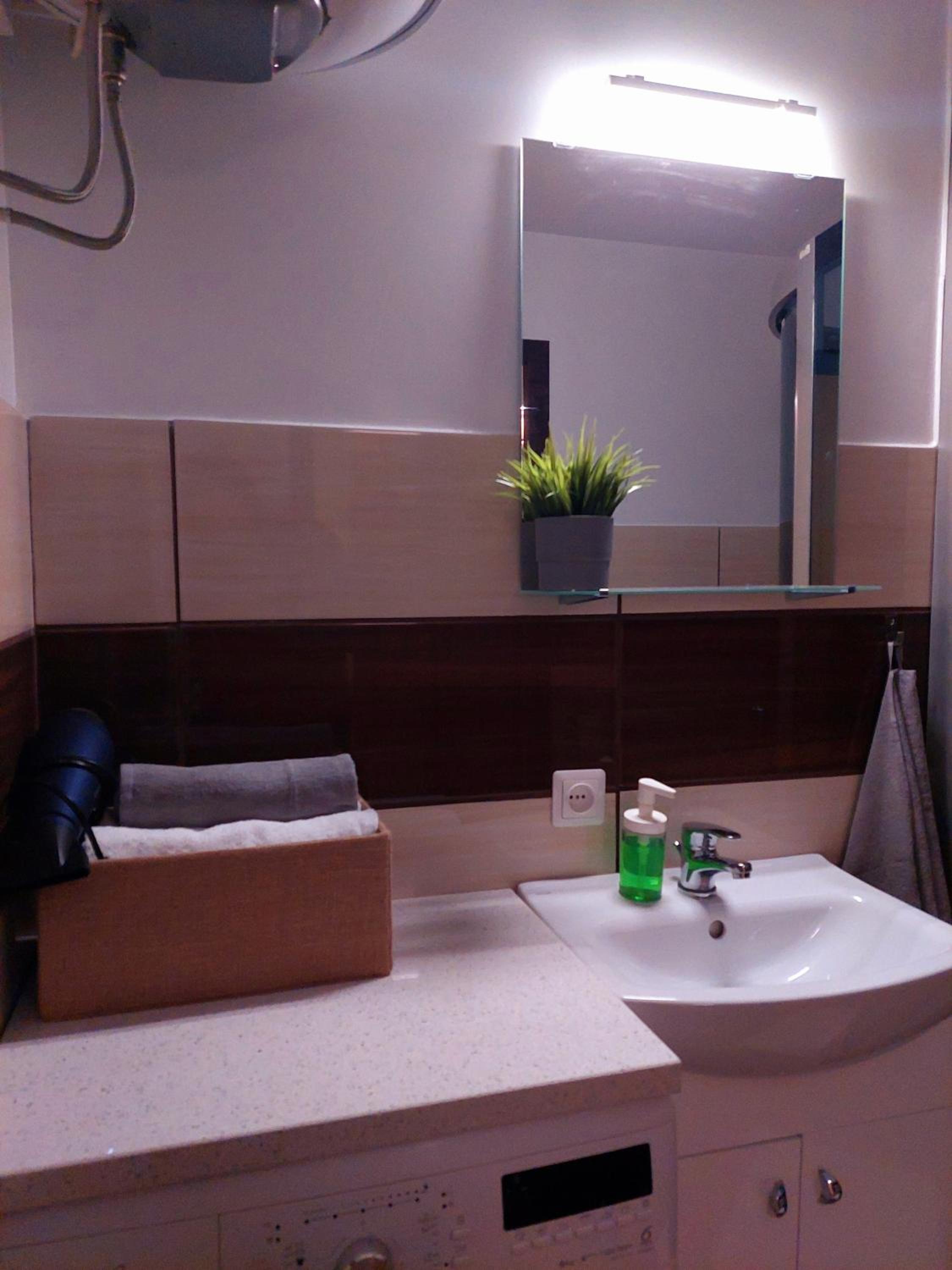 One-Bedroom Apartment - Photo 15