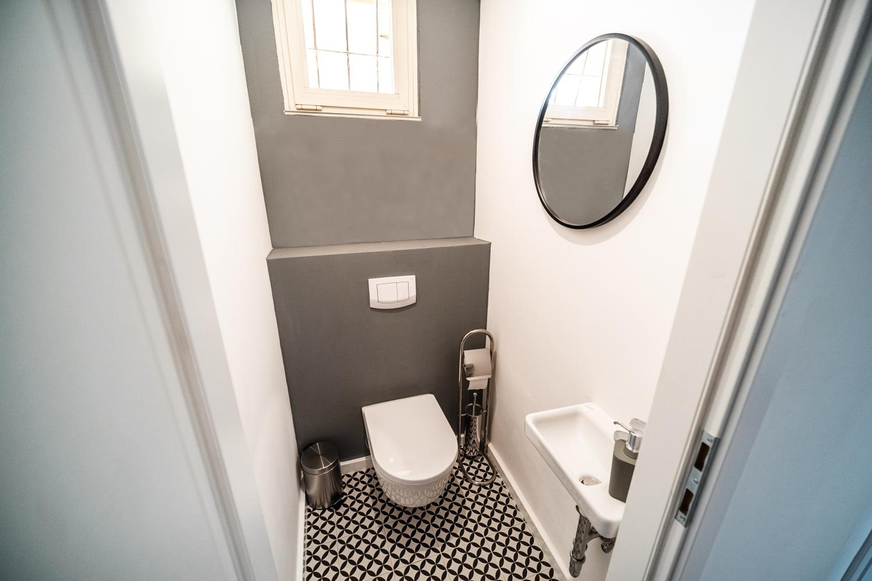 Two-Bedroom Apartment - Photo 4