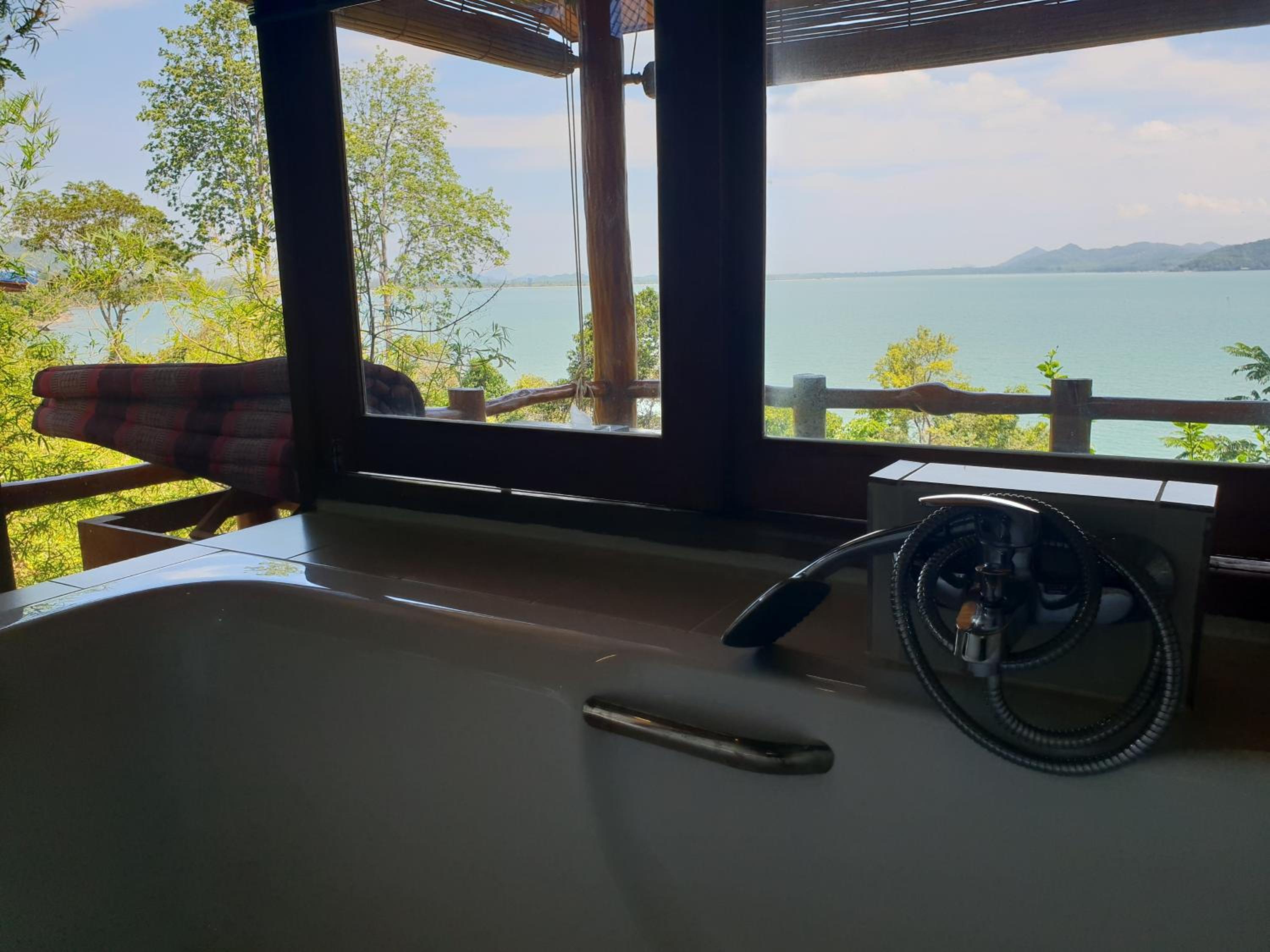 Deluxe Bungalow with Sea View (Not corner) - Photo 12
