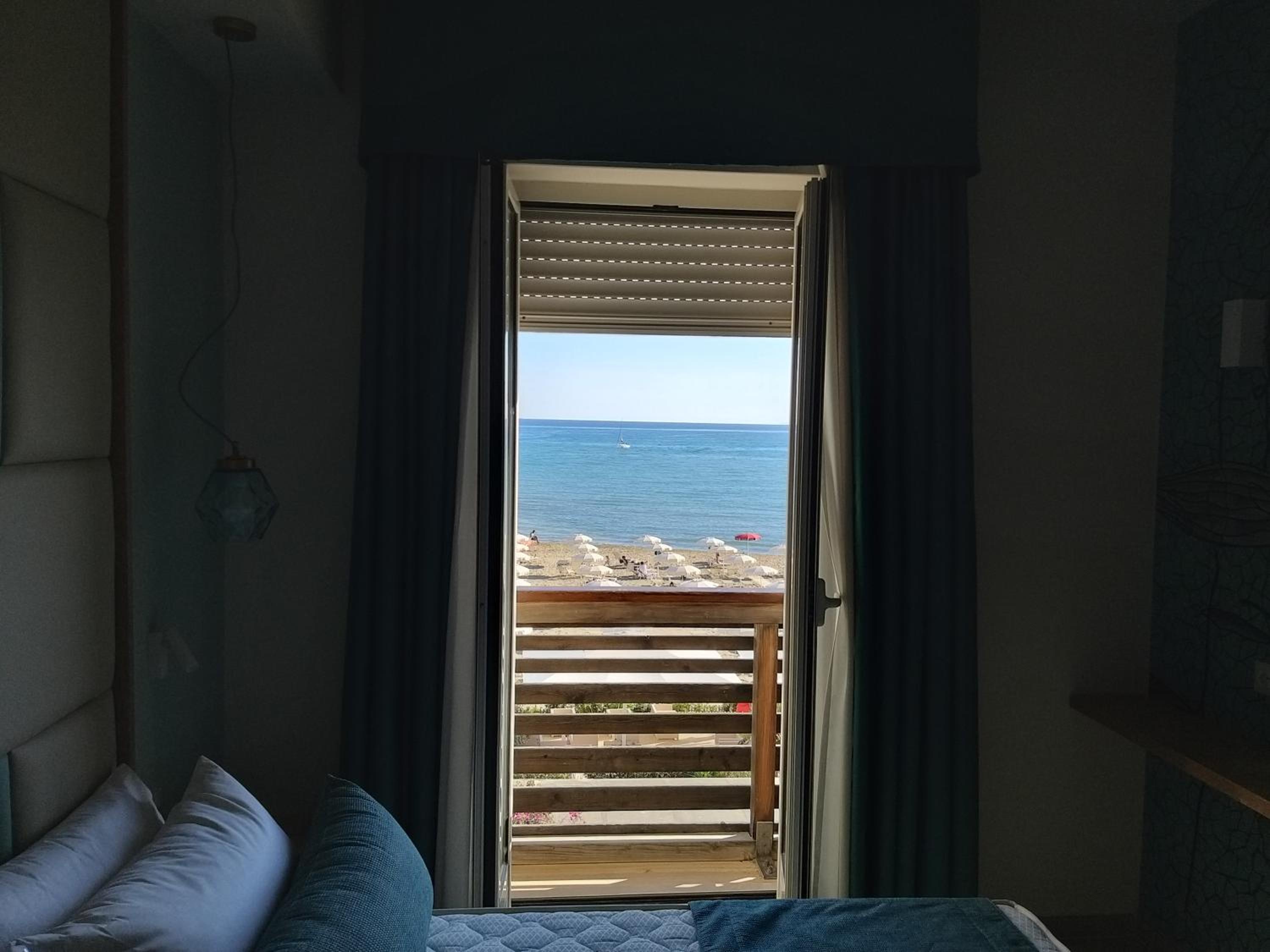 Double Room with Sea View photo 2