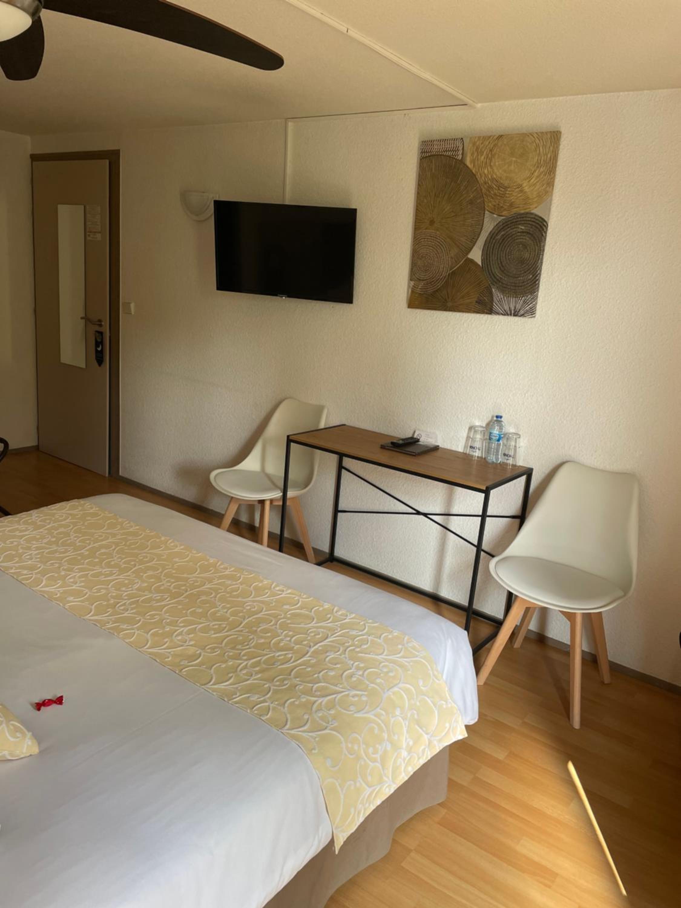 Double Room - Photo 2