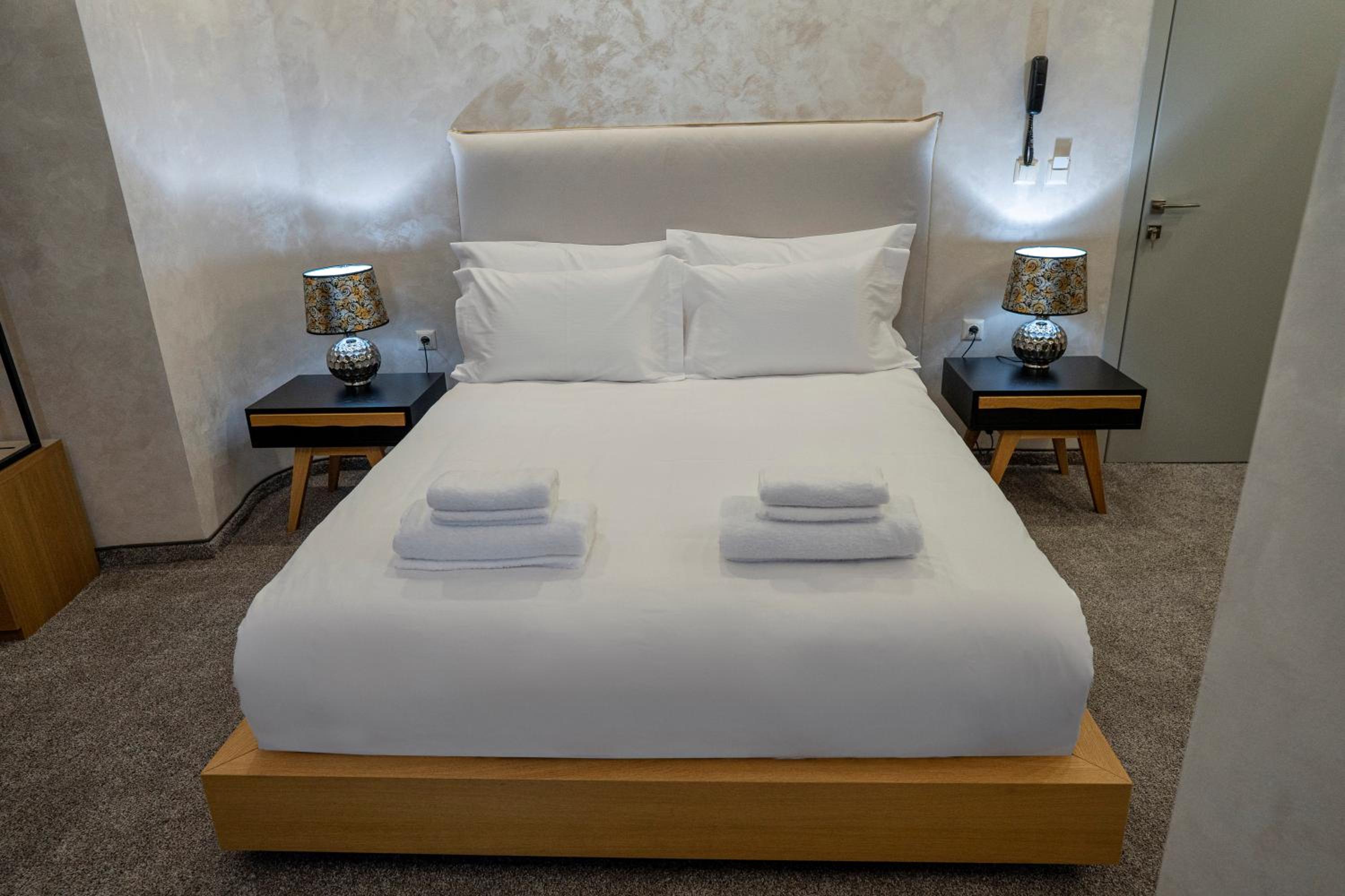 Superior Double Room - Photo 2