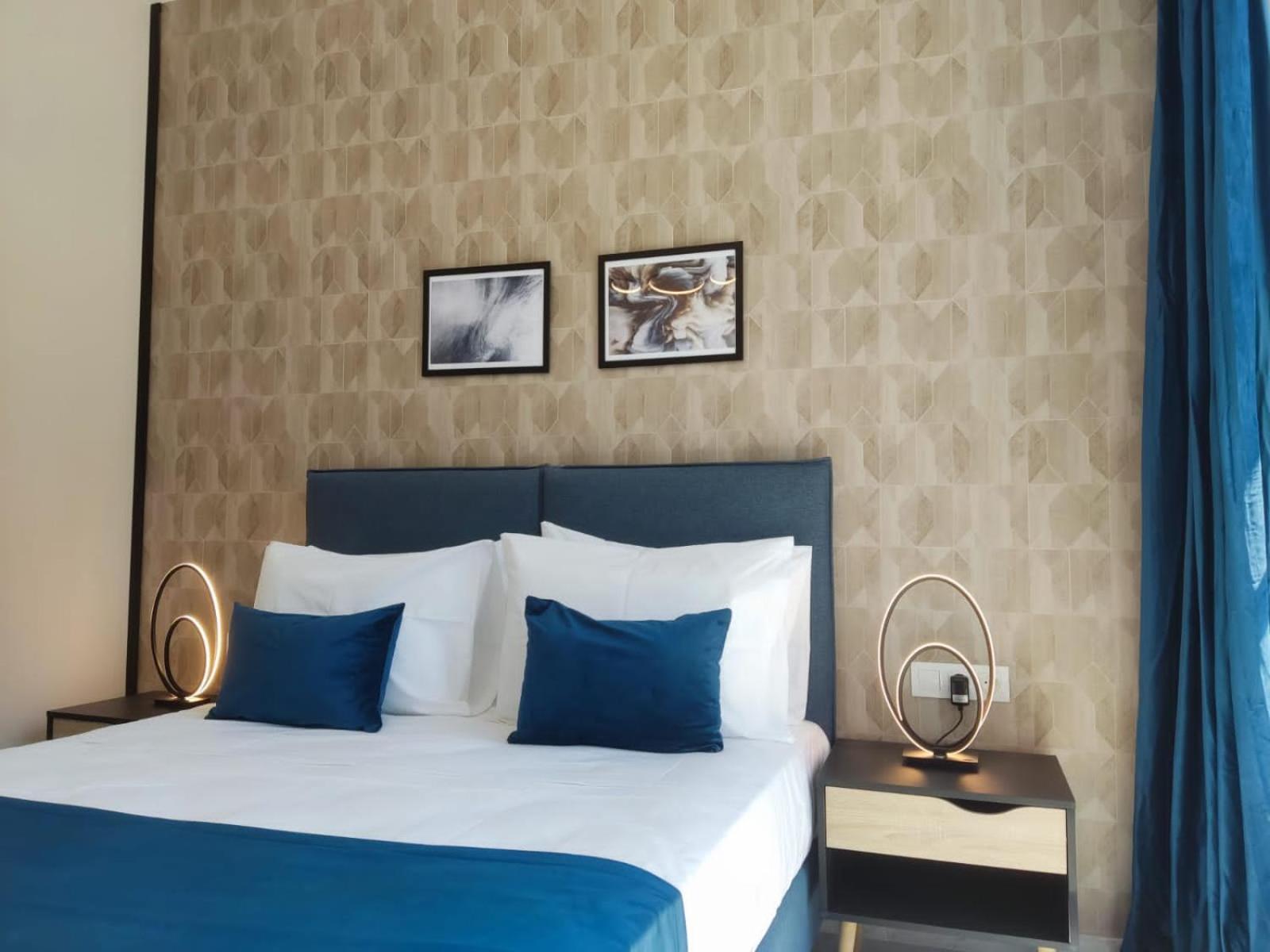 Deluxe Double or Twin Room with City View
