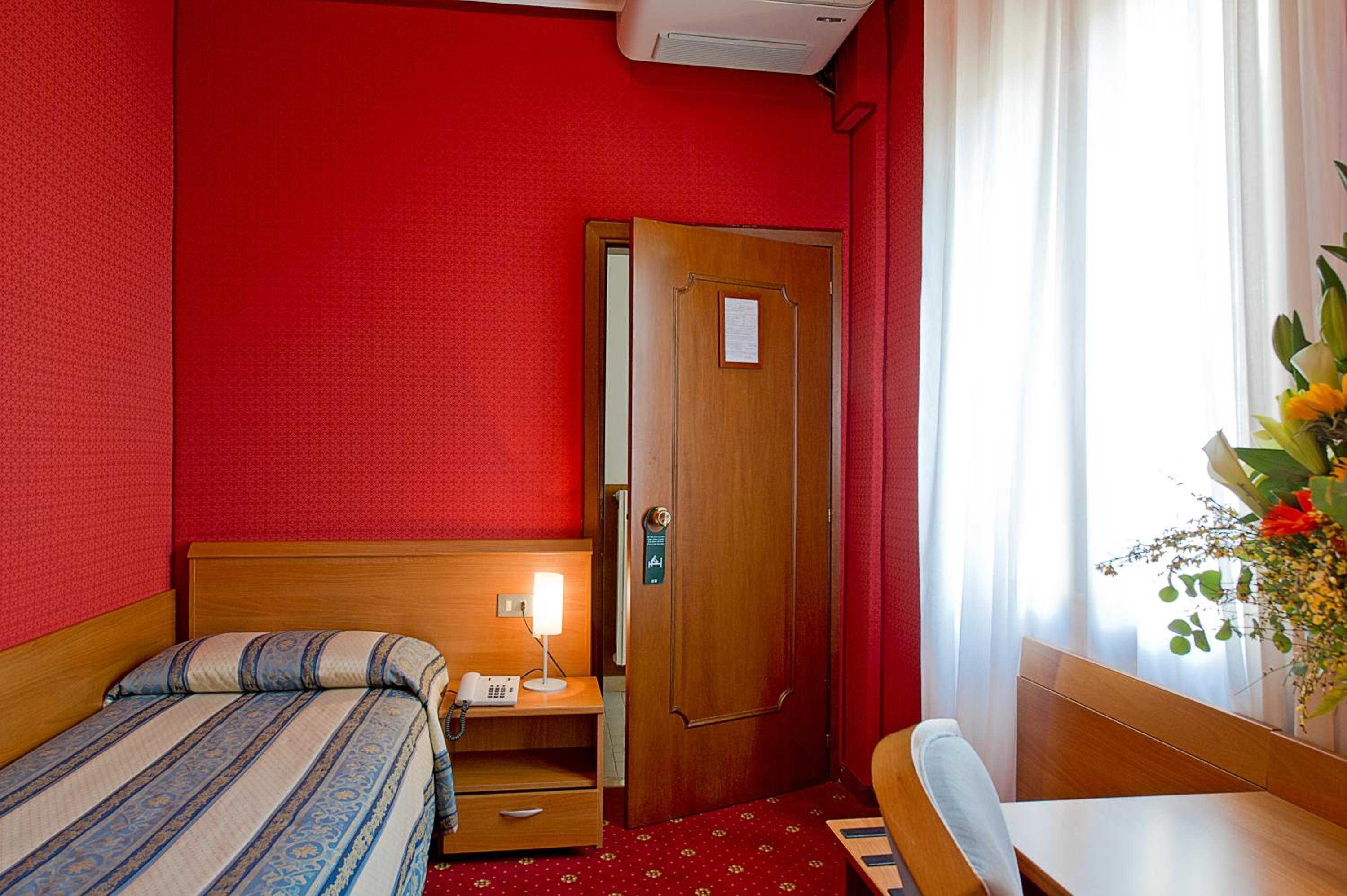 Single Room photo 1
