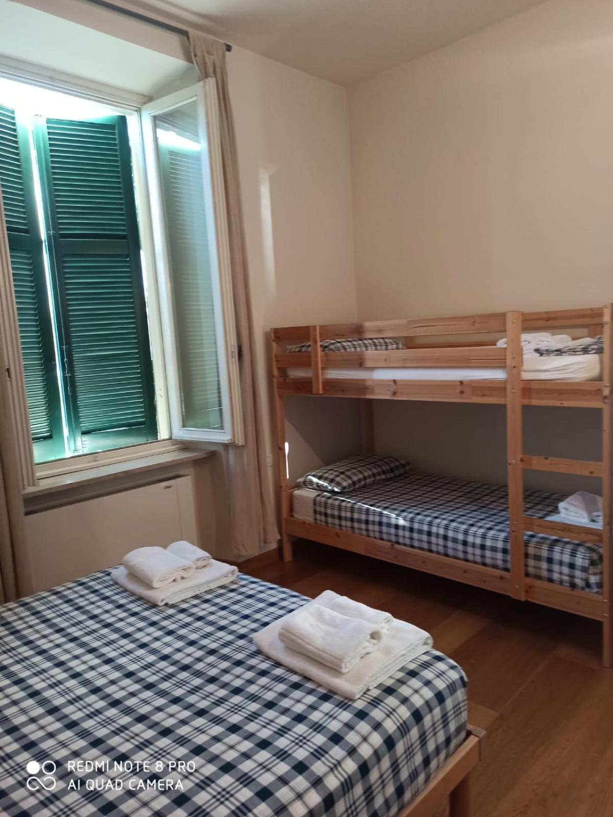 Quadruple Room with Private Bathroom photo 2