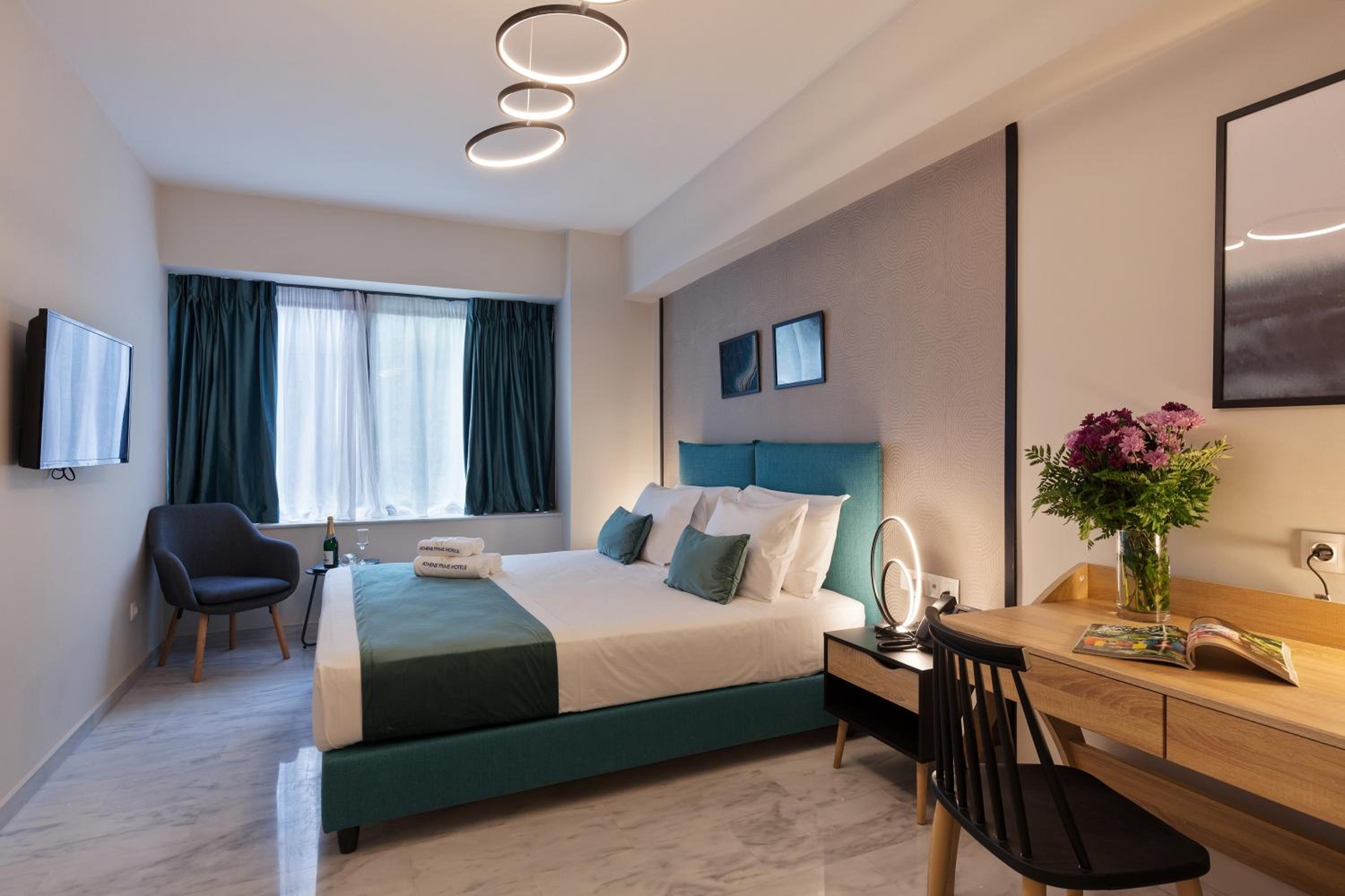 Superior Double or Twin Room with City View photo 3