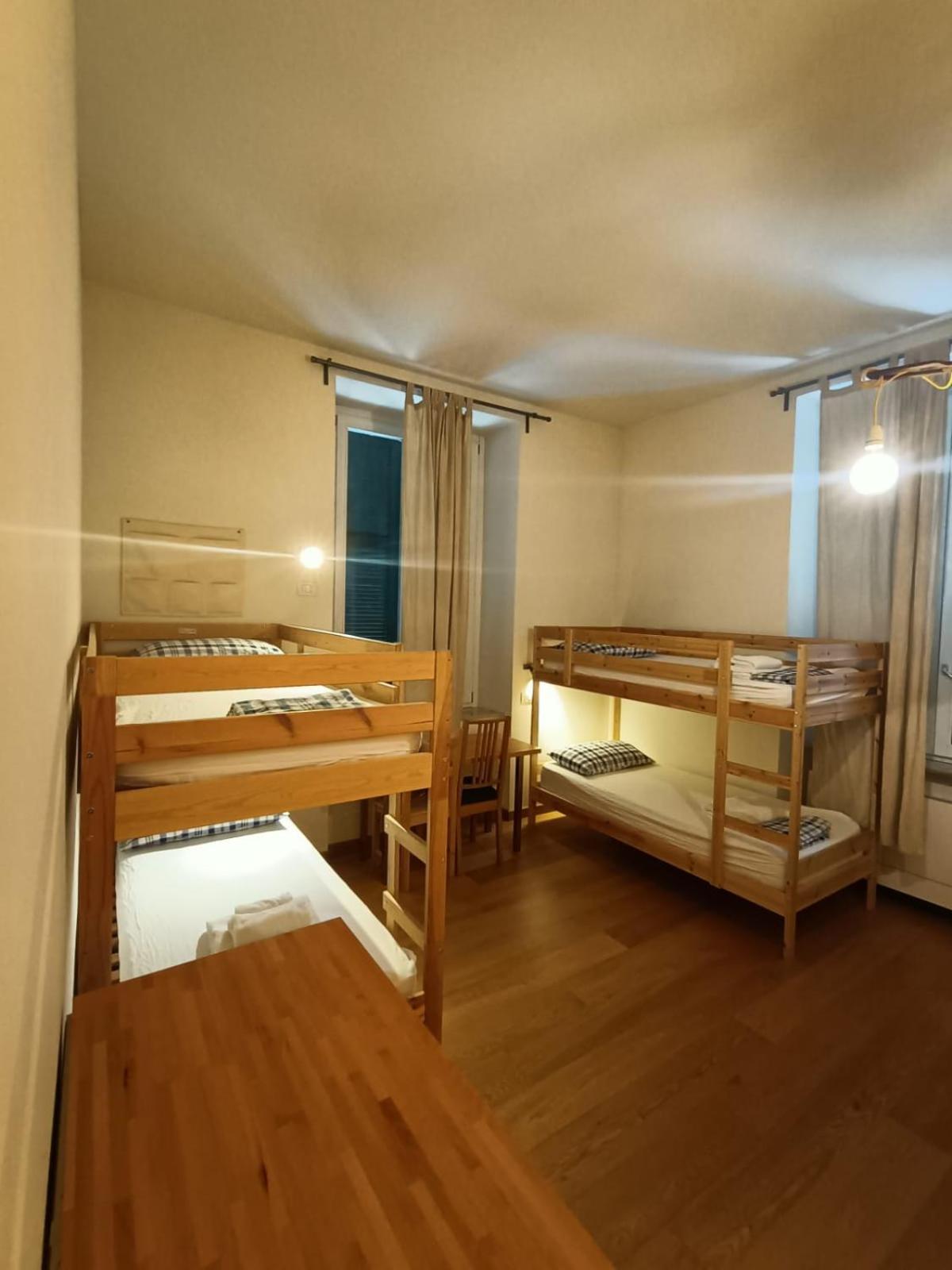 Quadruple Room with Bathroom - Photo 1