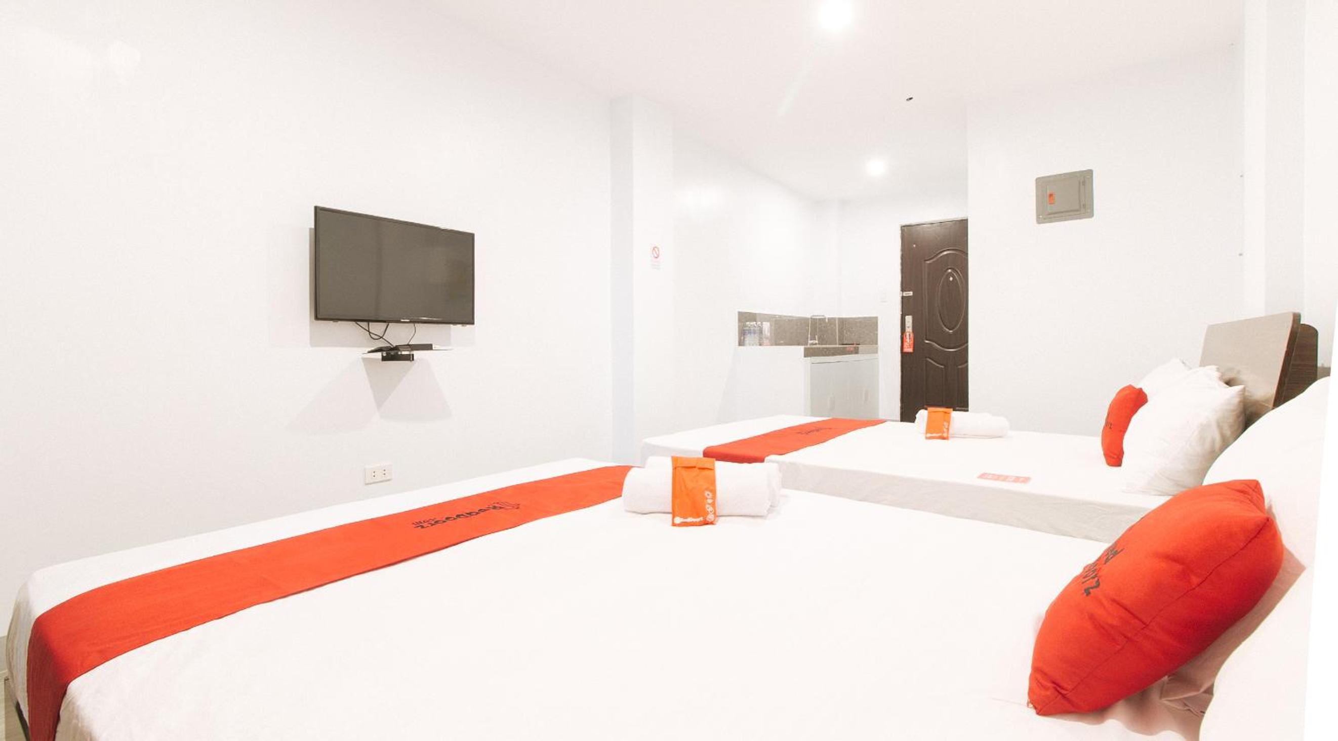 Family Room - Photo 7