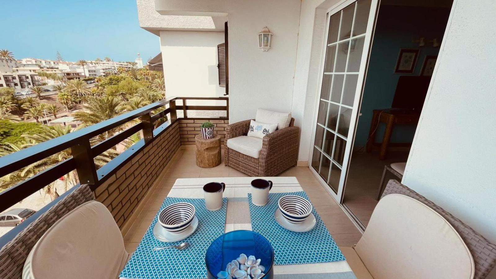 Apartment with Balcony photo 3