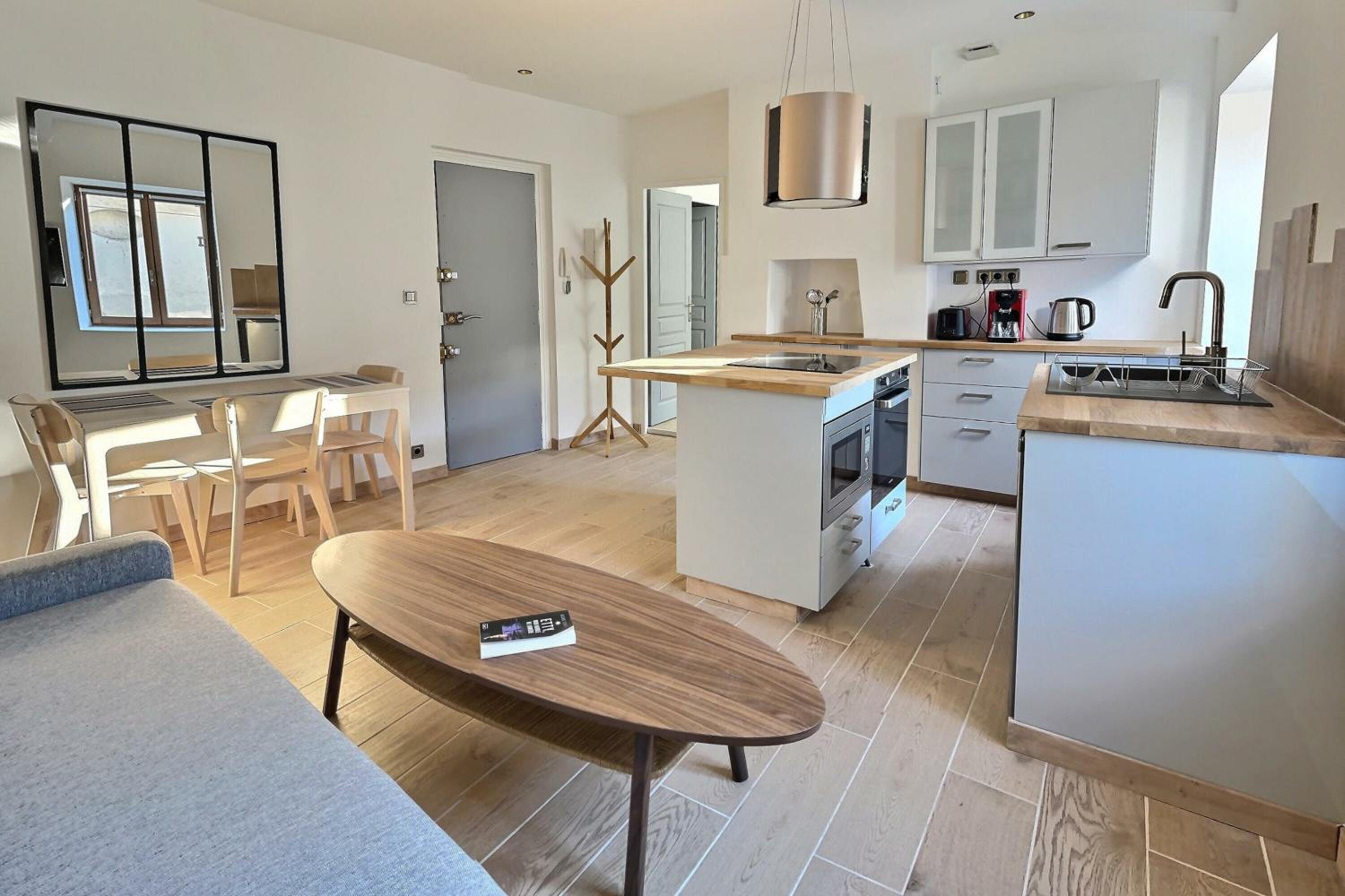 One-Bedroom Apartment