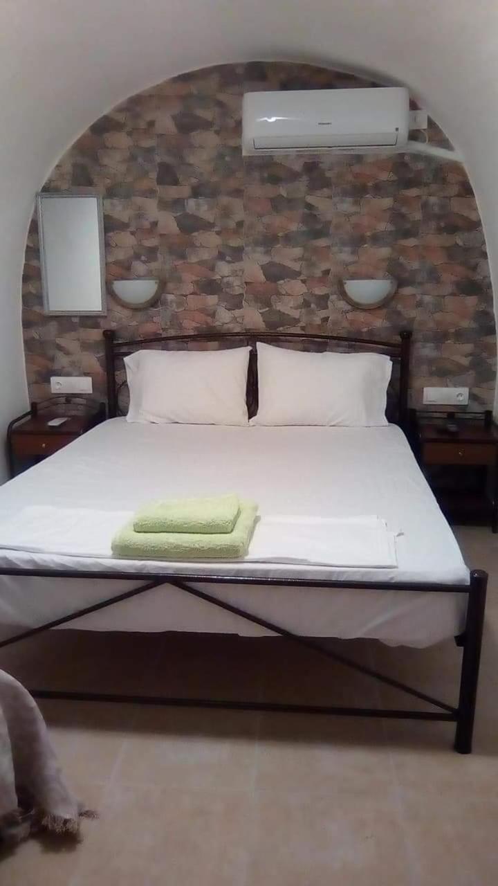 One-Bedroom House - Photo 67