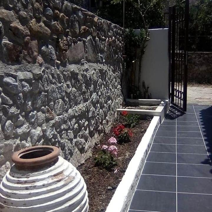 One-Bedroom House - Photo 66